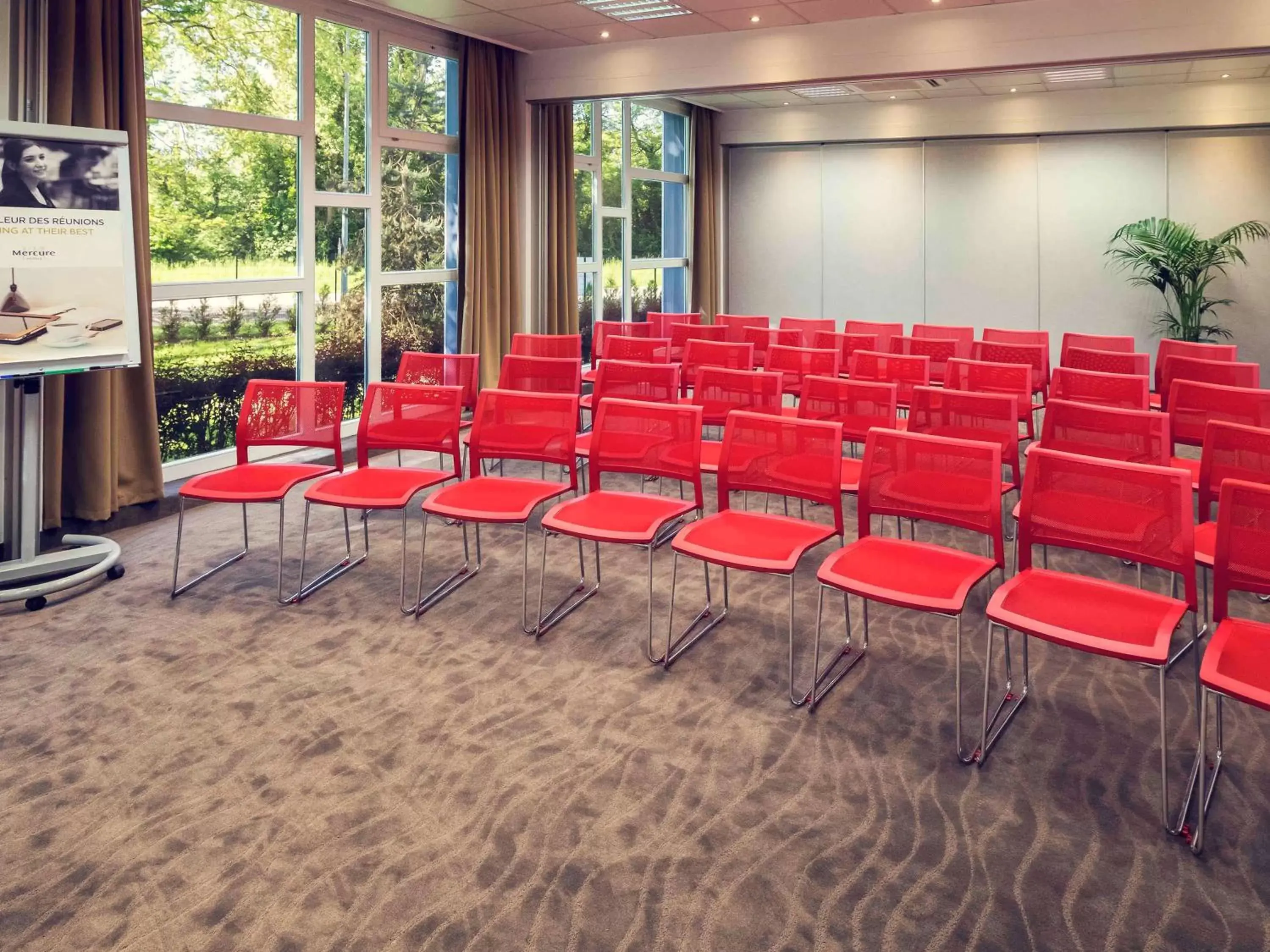 Property building, Business Area/Conference Room in Mercure Strasbourg Aéroport
