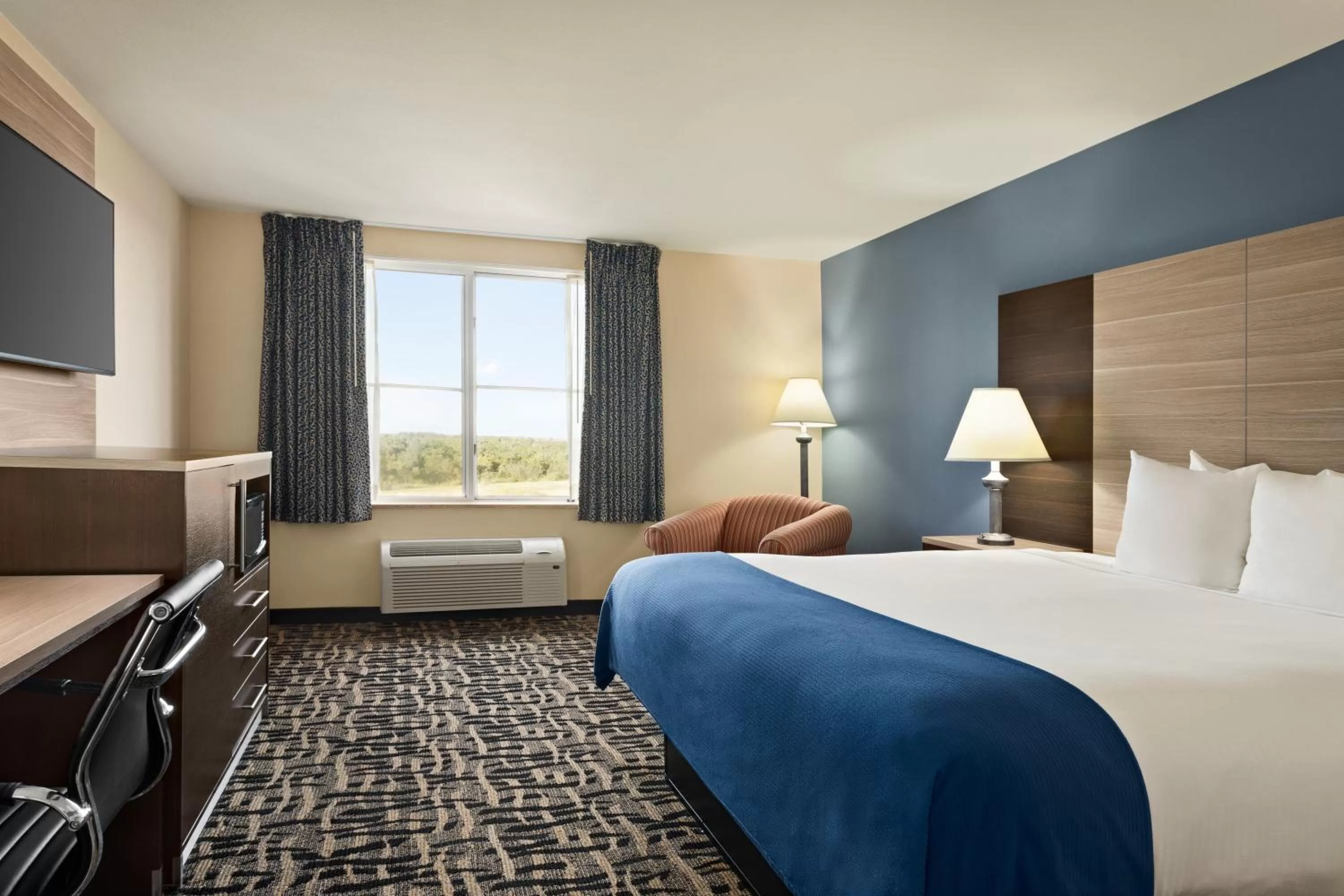 Bed in Baymont by Wyndham Ft. Leonard/Saint Robert