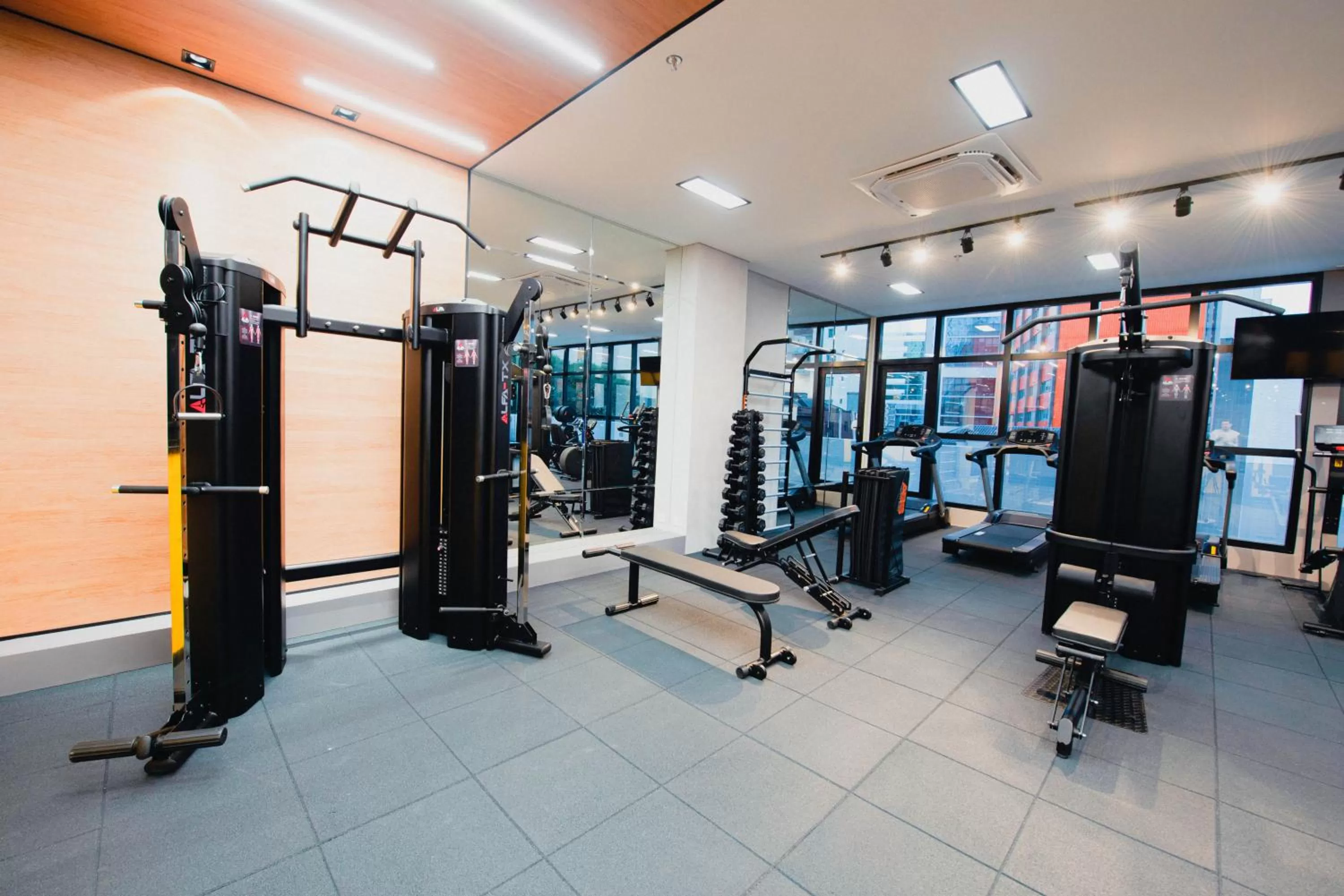 Fitness centre/facilities in ibis Curitiba Shopping