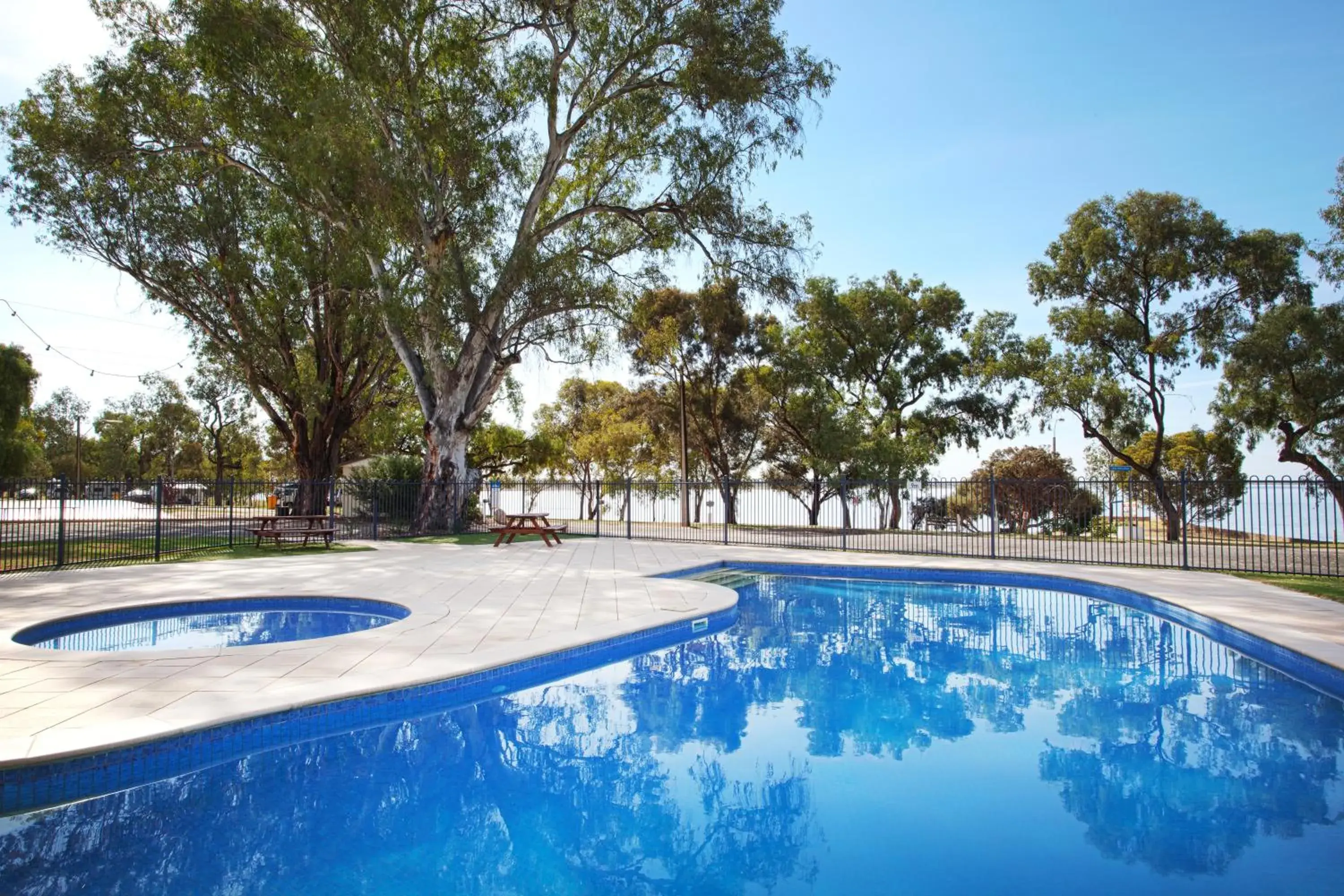 Swimming Pool in Discovery Parks - Lake Bonney