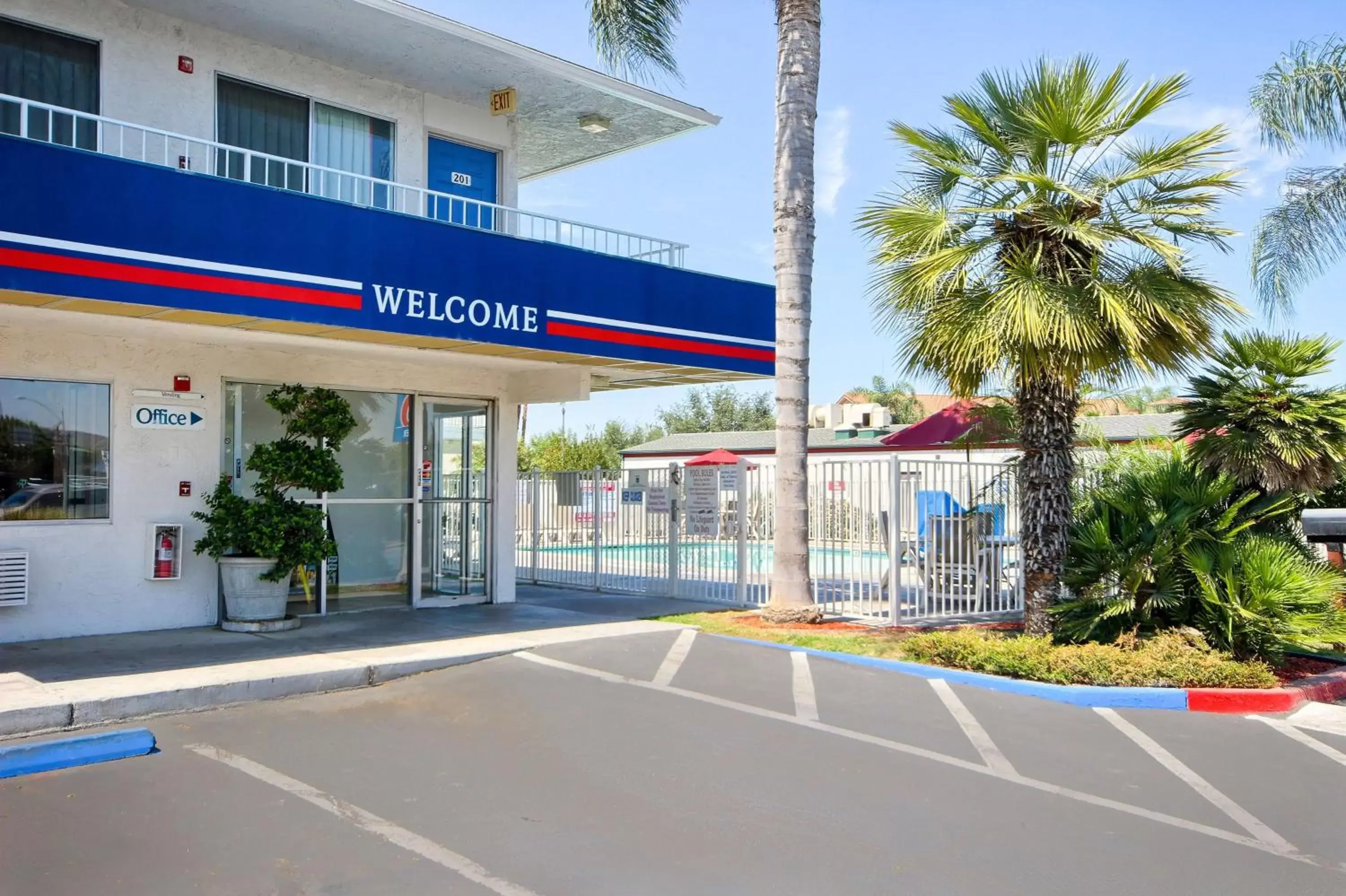 Property Building in Motel 6-Tulare, CA