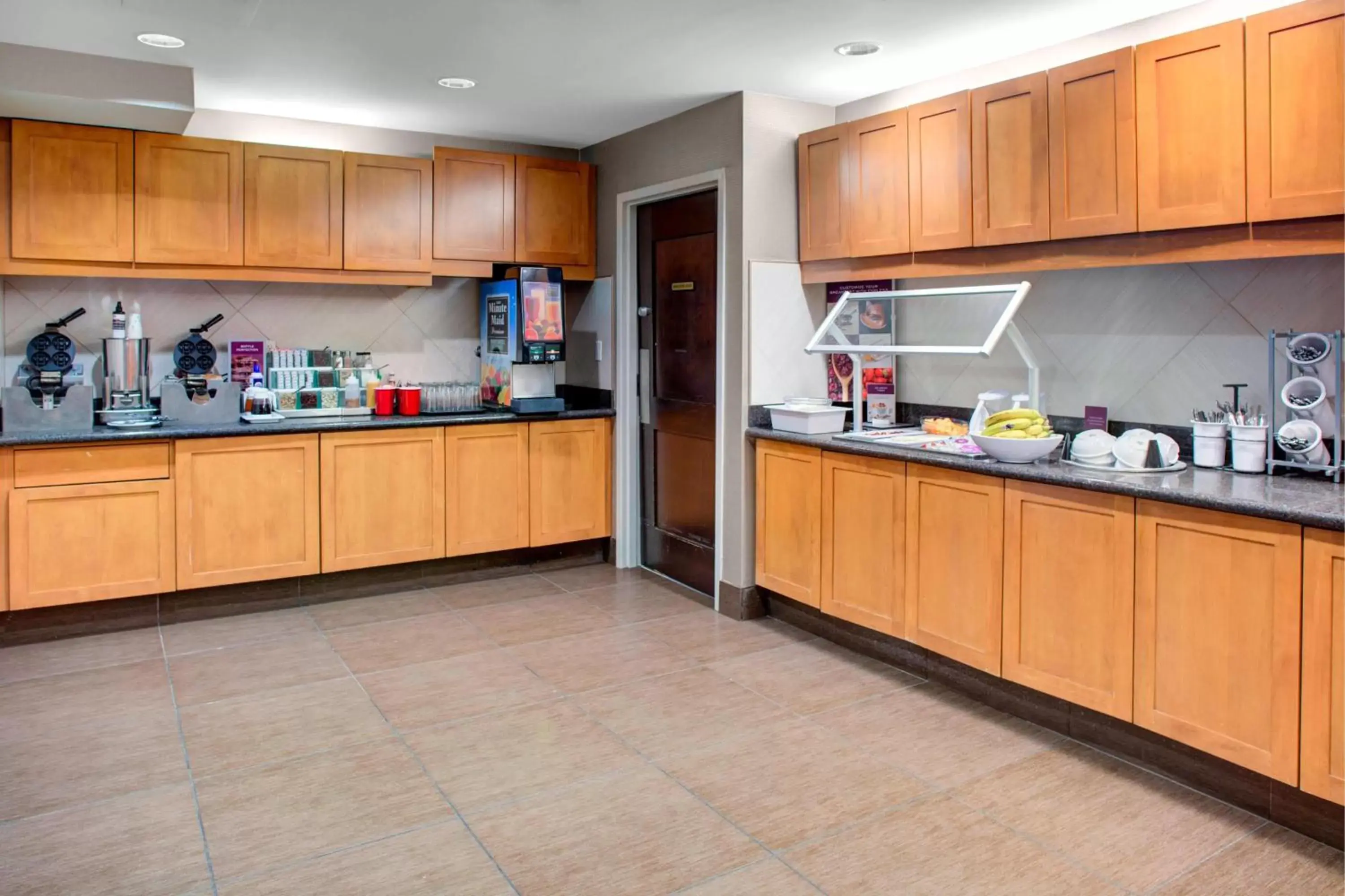 Breakfast, Kitchen/Kitchenette in Residence Inn by Marriott Richmond Chester