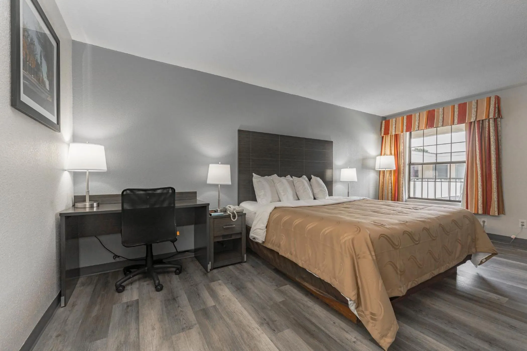 Bedroom in Quality Inn