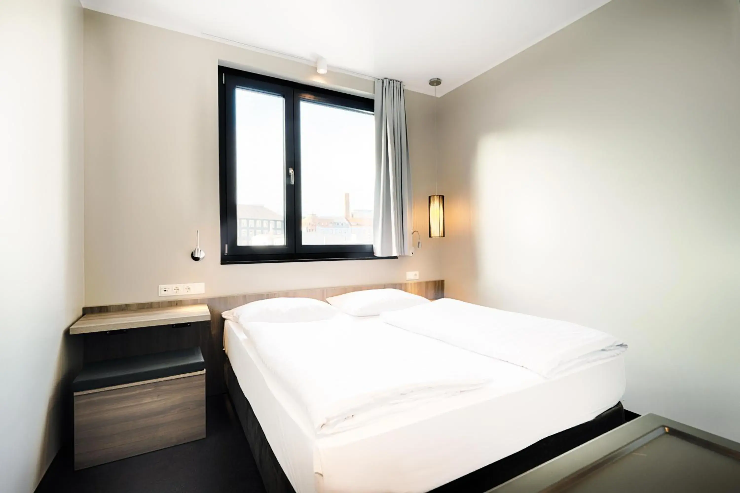 Photo of the whole room, Bed in B&B Hotel Nürnberg-Plärrer