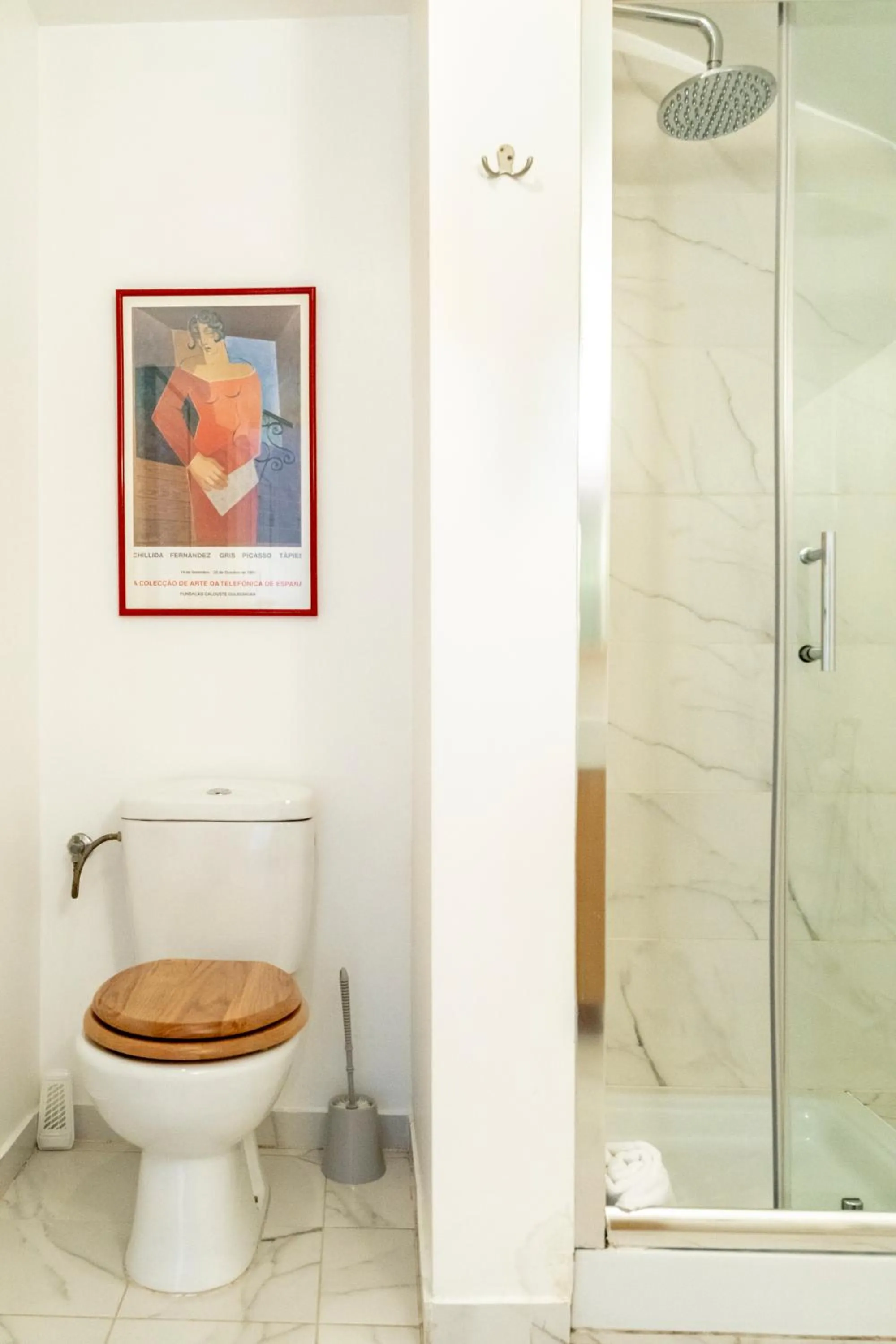 Shower in Independente Príncipe Real