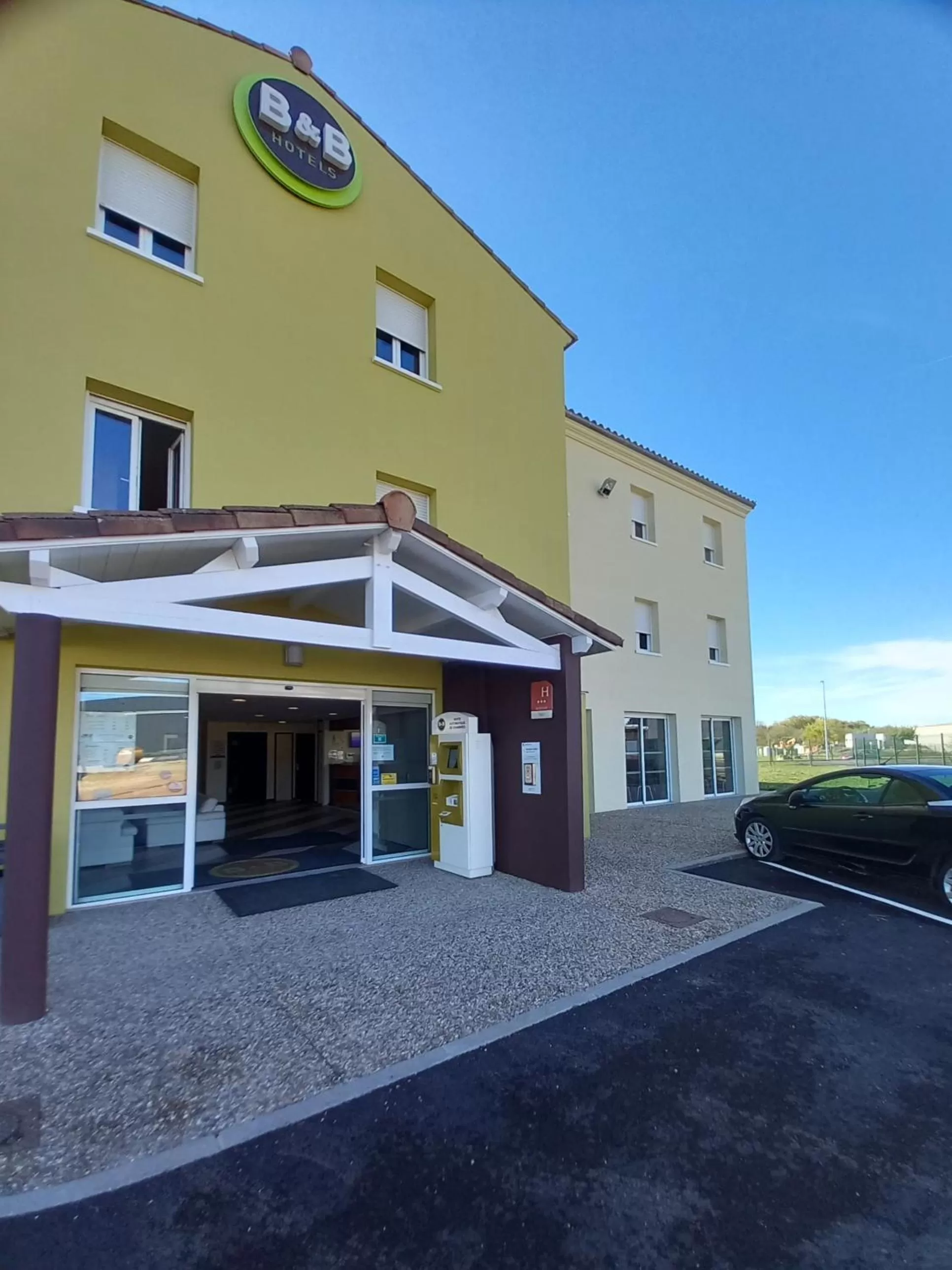 Property building in B&B HOTEL Agen Castelculier
