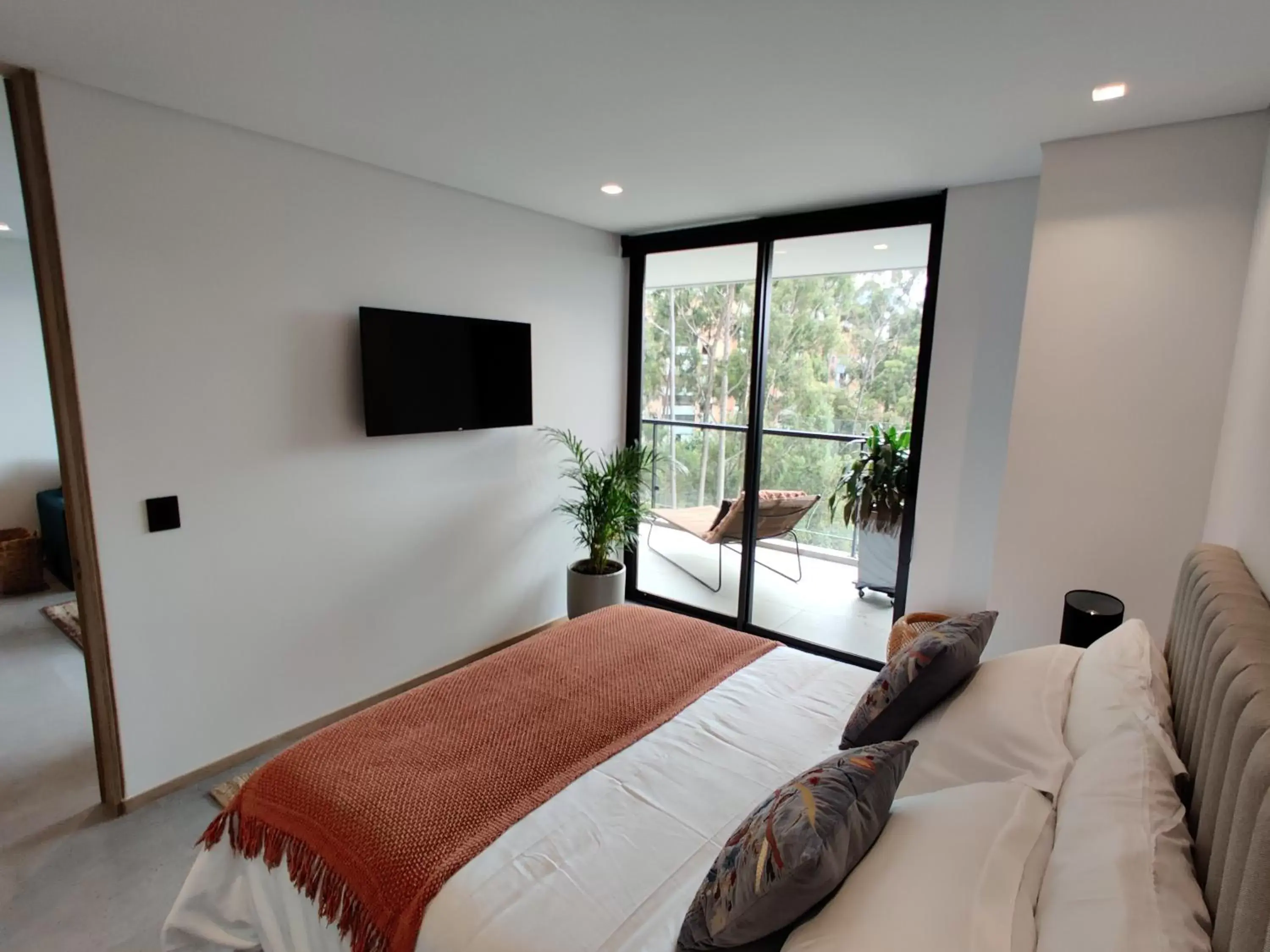 Communal lounge/ TV room, Bed in Wake Living Communal lounge/ TV room, Bed in Wake Living