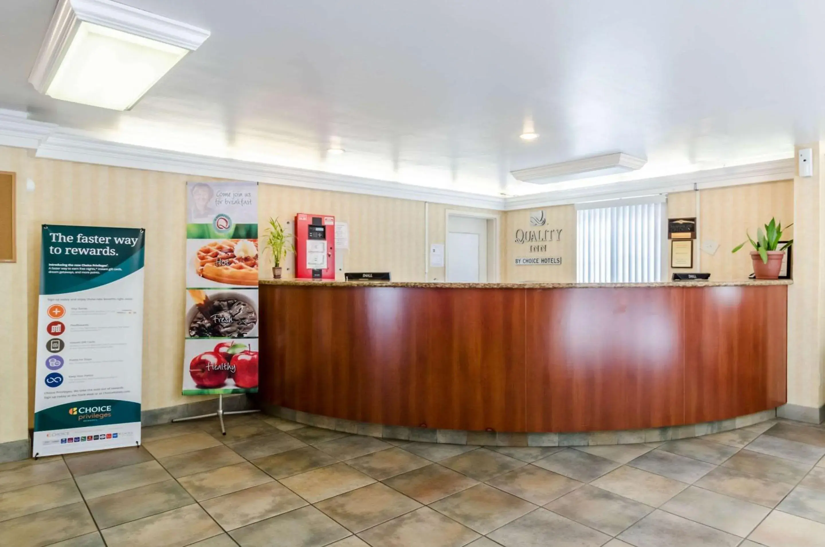Lobby or reception in Quality Inn Chicopee-Springfield Lobby or reception in Quality Inn Chicopee-Springfield