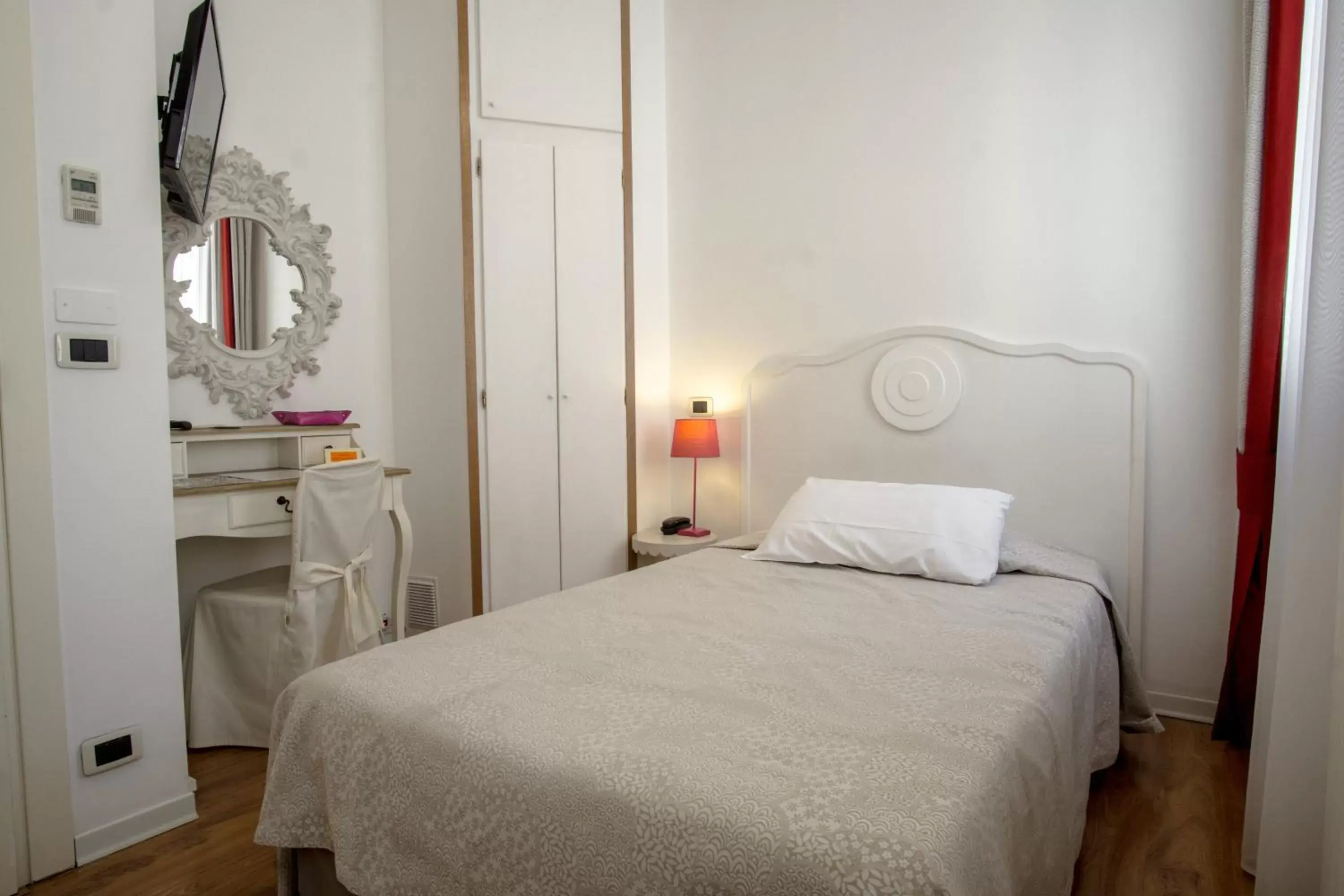 Bedroom, Bed in Hotel Antigo Trovatore