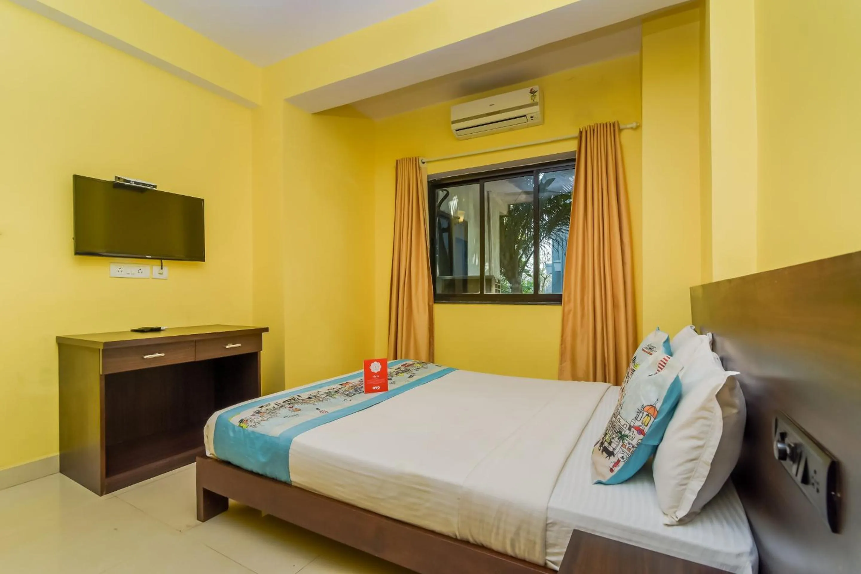 Bedroom, Bed in OYO 4195 Clausil Inn