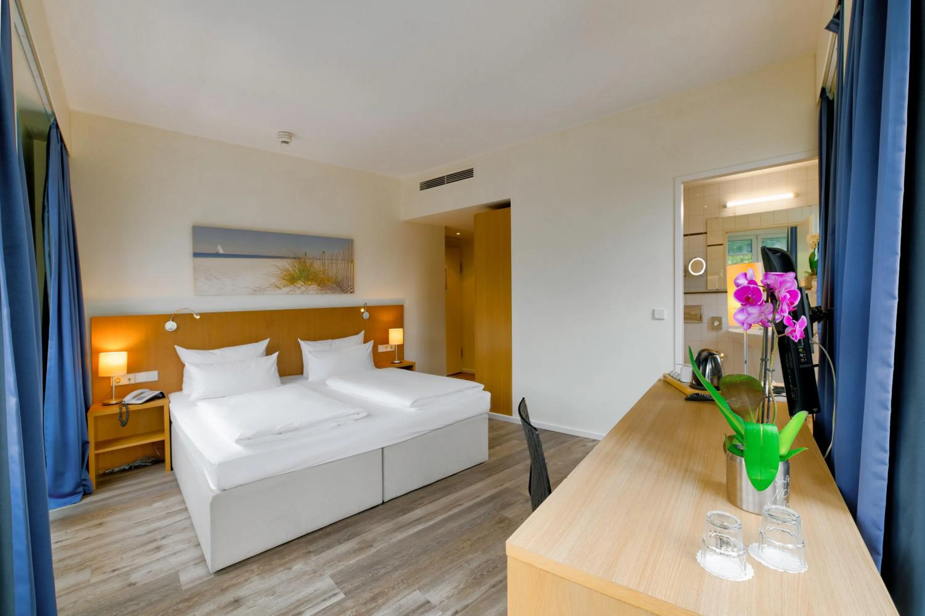 Bed in Hotel Berlin Mitte by Campanile