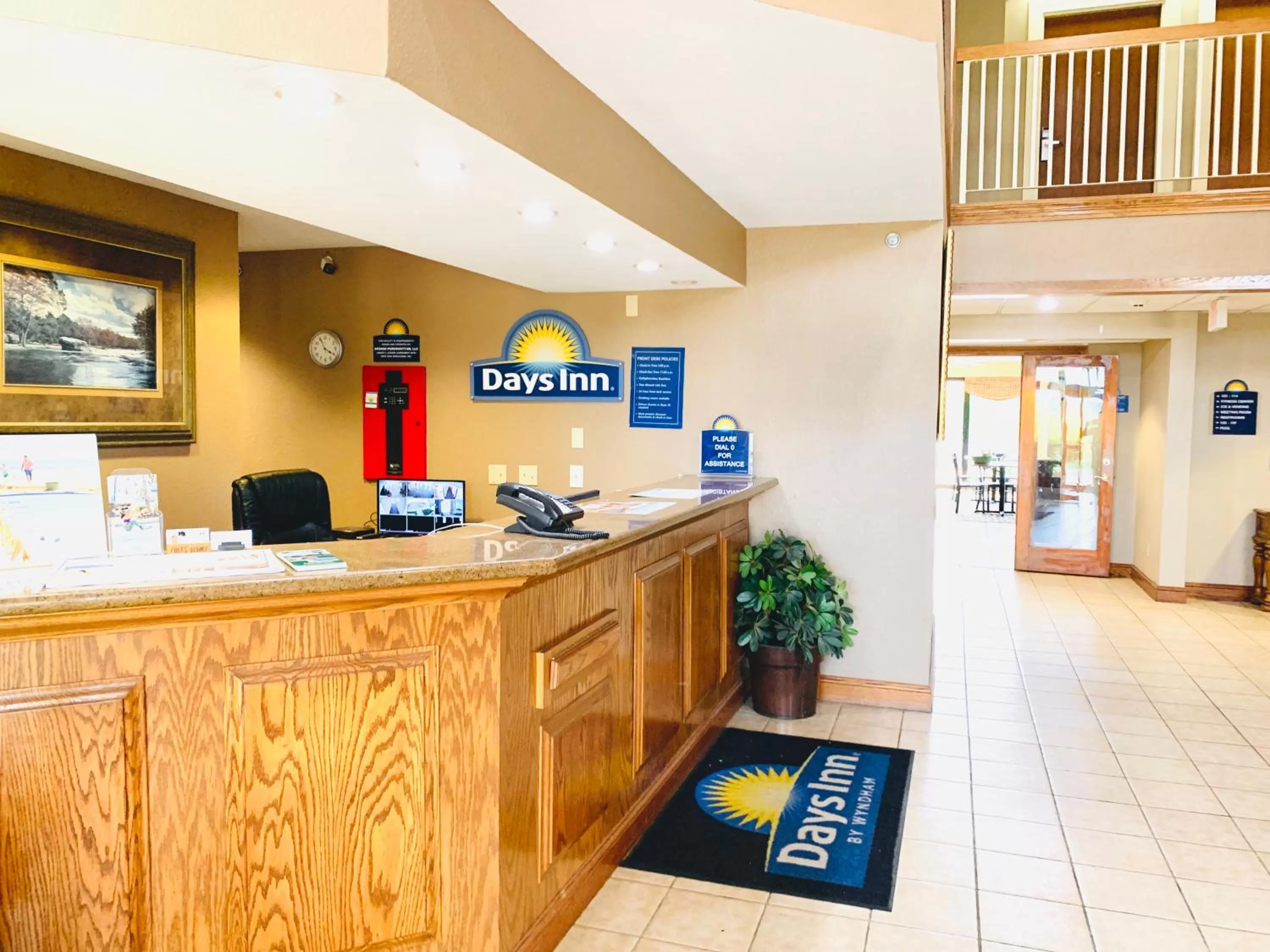 Lobby or reception in Days Inn & Suites by Wyndham Cuba