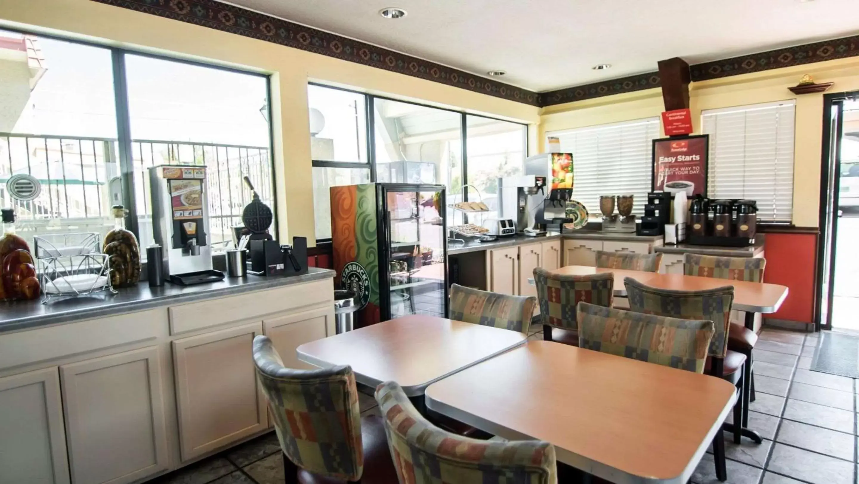 Restaurant/Places to Eat in Econo Lodge Downtown Albuquerque