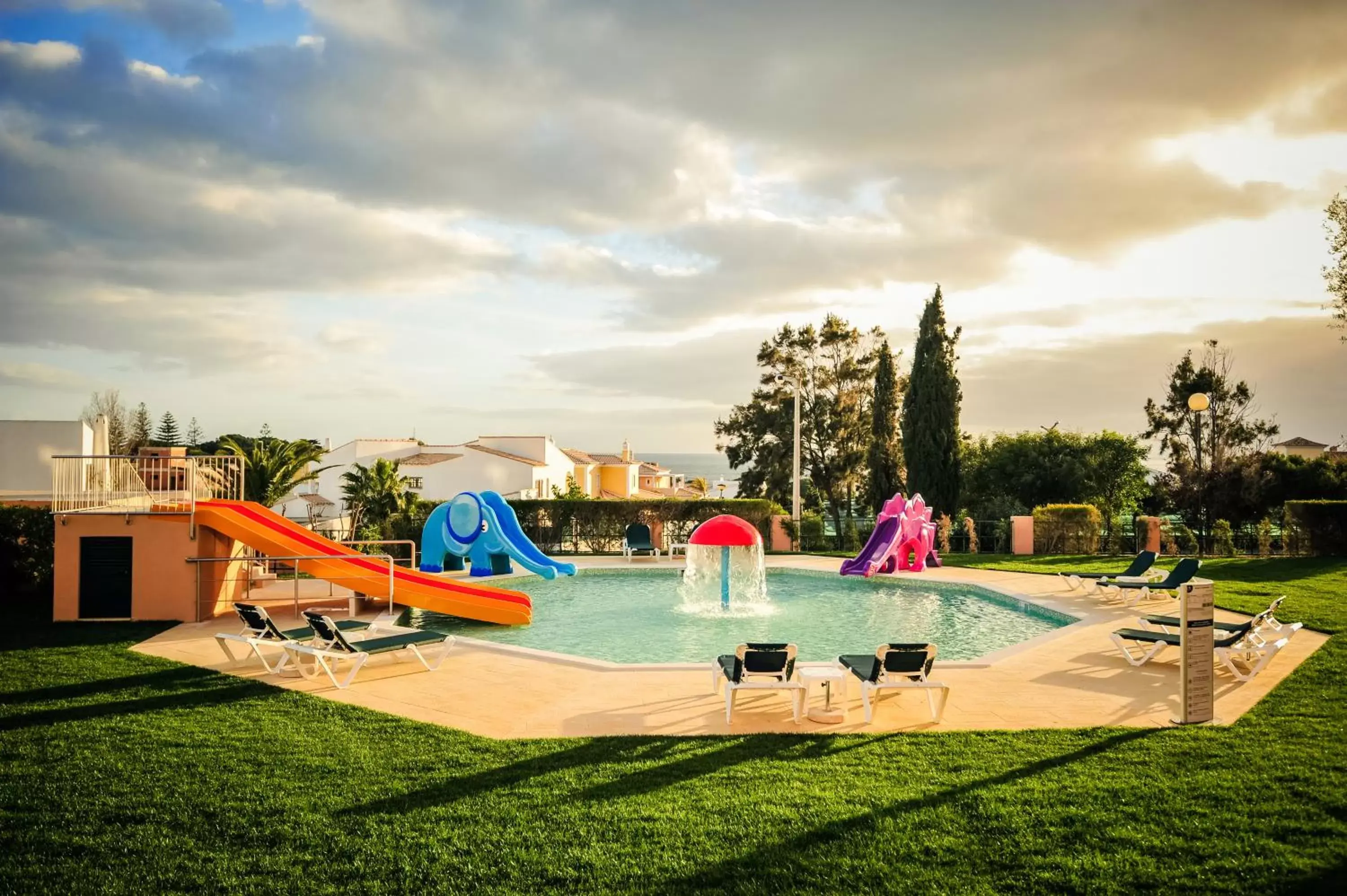 Day, Swimming Pool in Vila Gale Atlantico