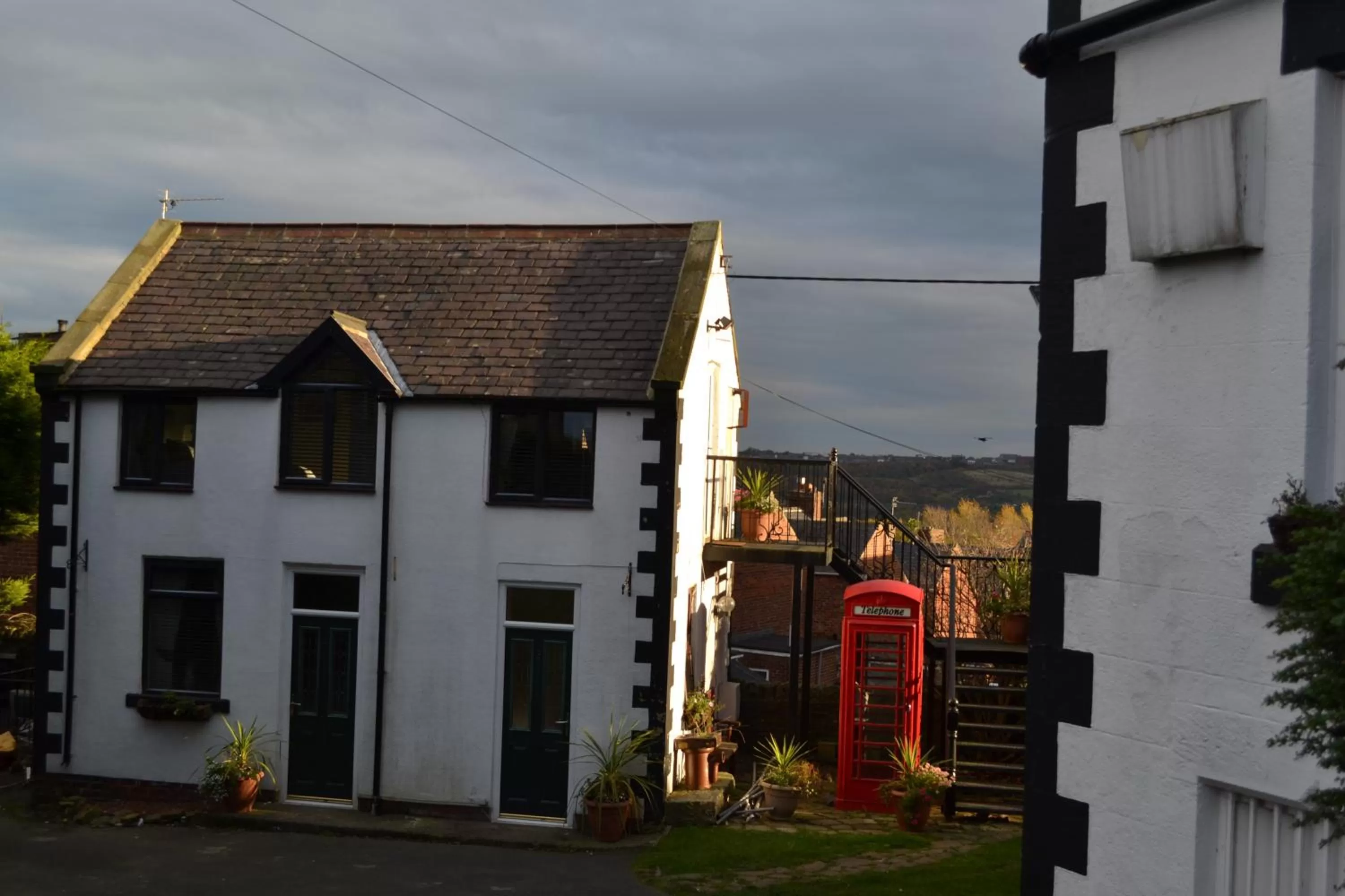 Property building in Oak Tree Inn