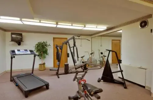 Fitness Center/Facilities in Travelodge by Wyndham Cleveland Airport