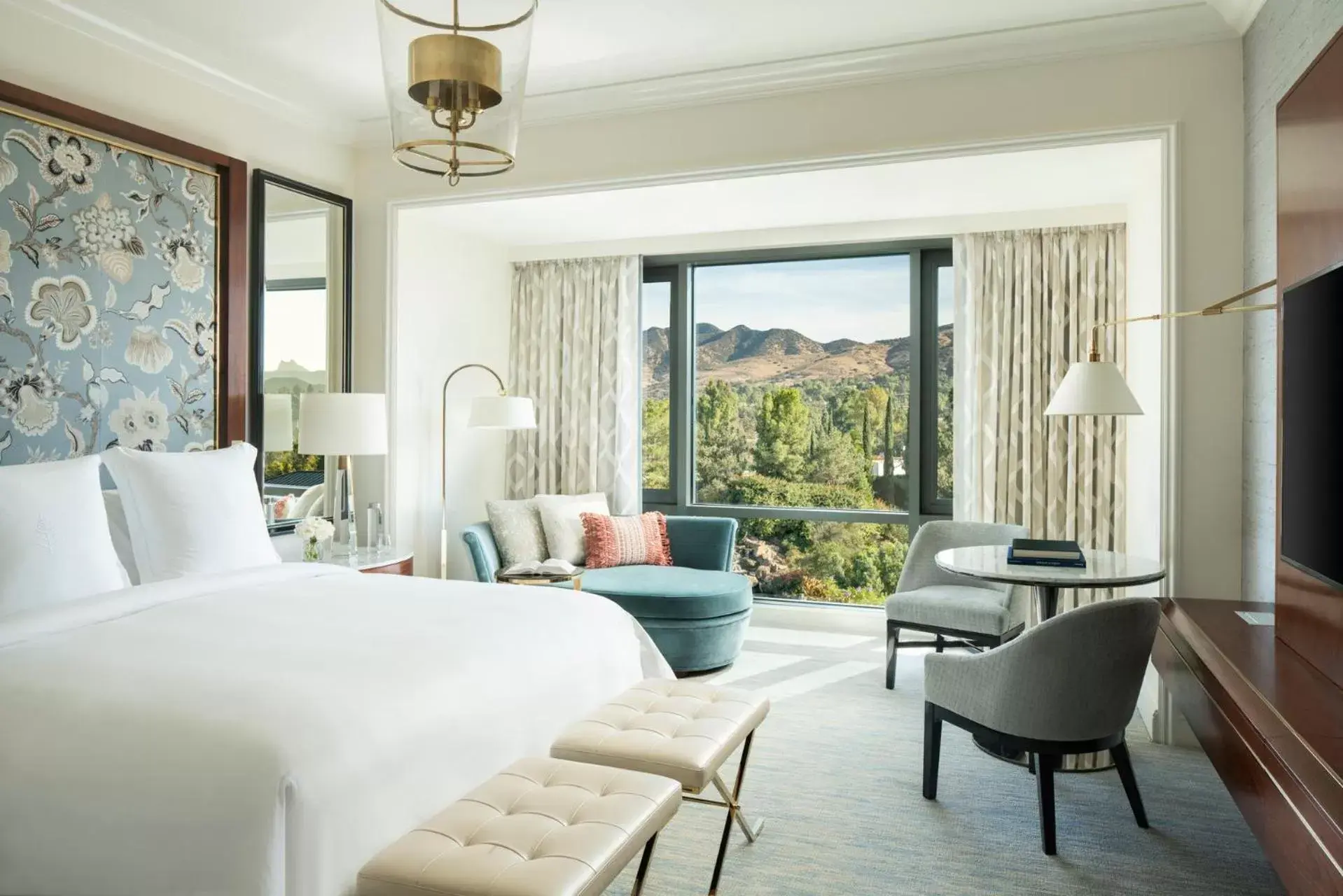 Photo of the whole room in Four Seasons Hotel Westlake Village