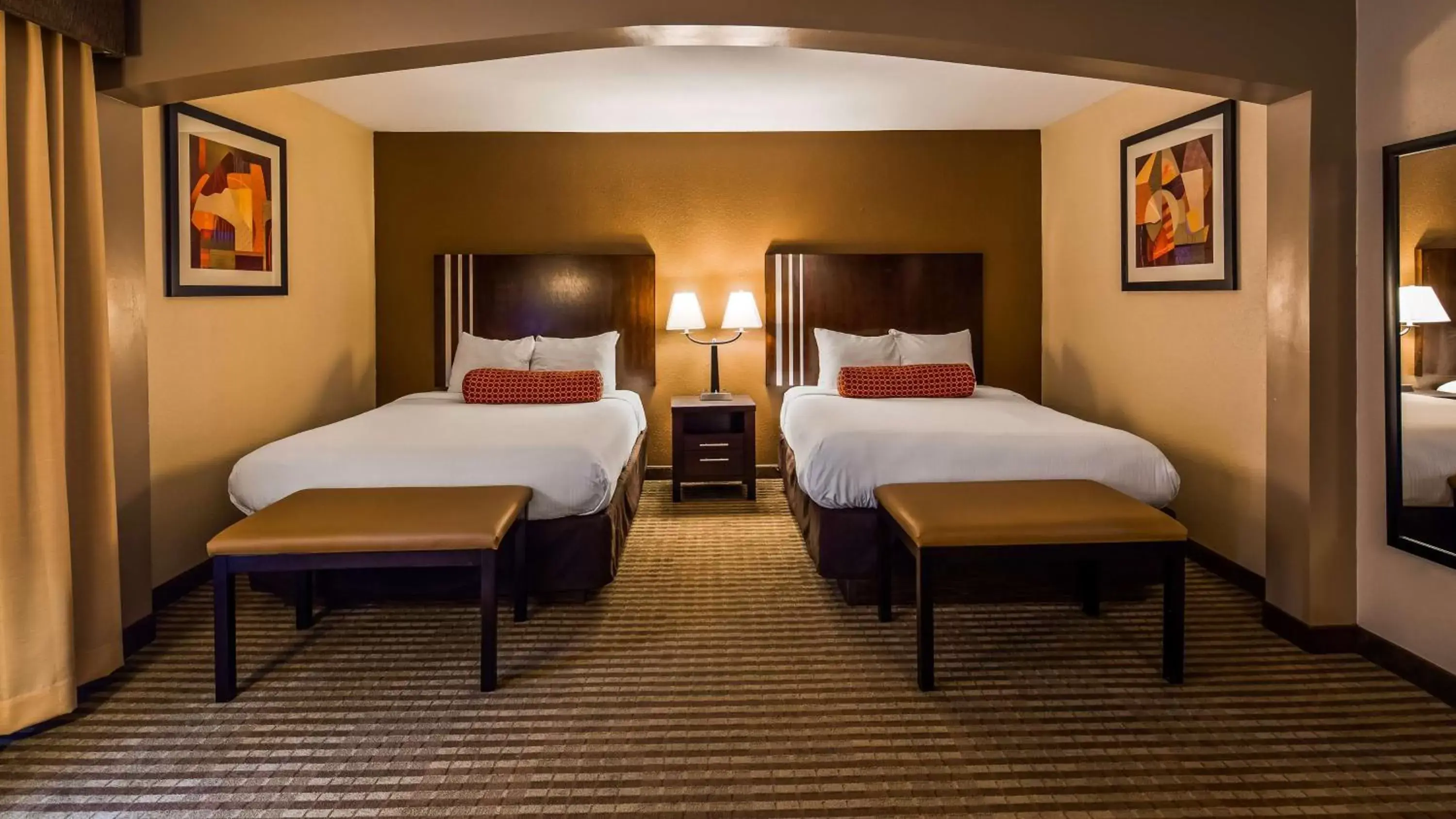 Photo of the whole room, Bed in Best Western Kimball Inn