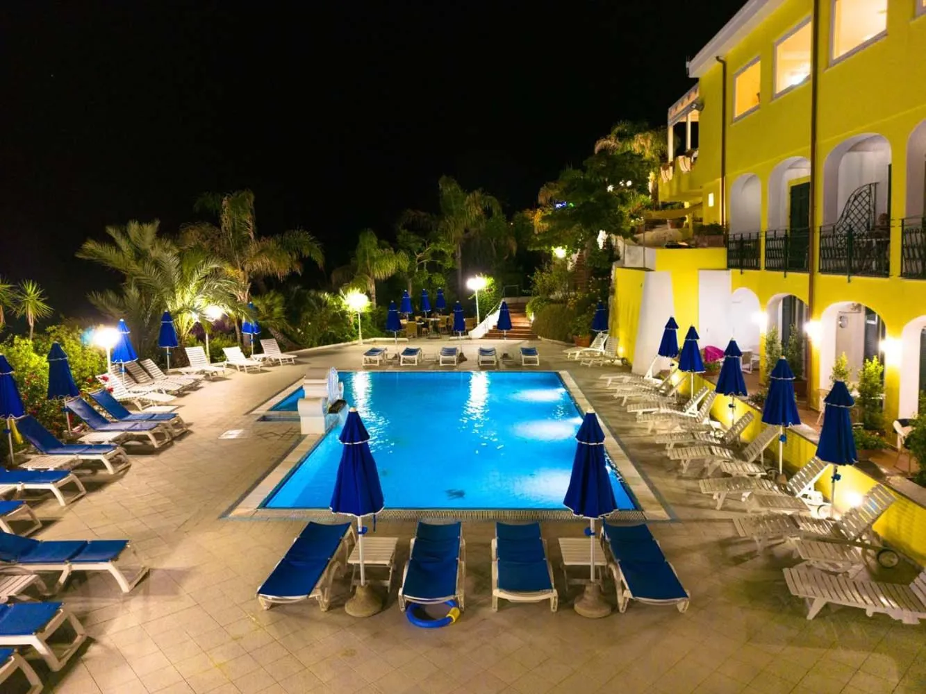 Property building in Hotel Capizzo