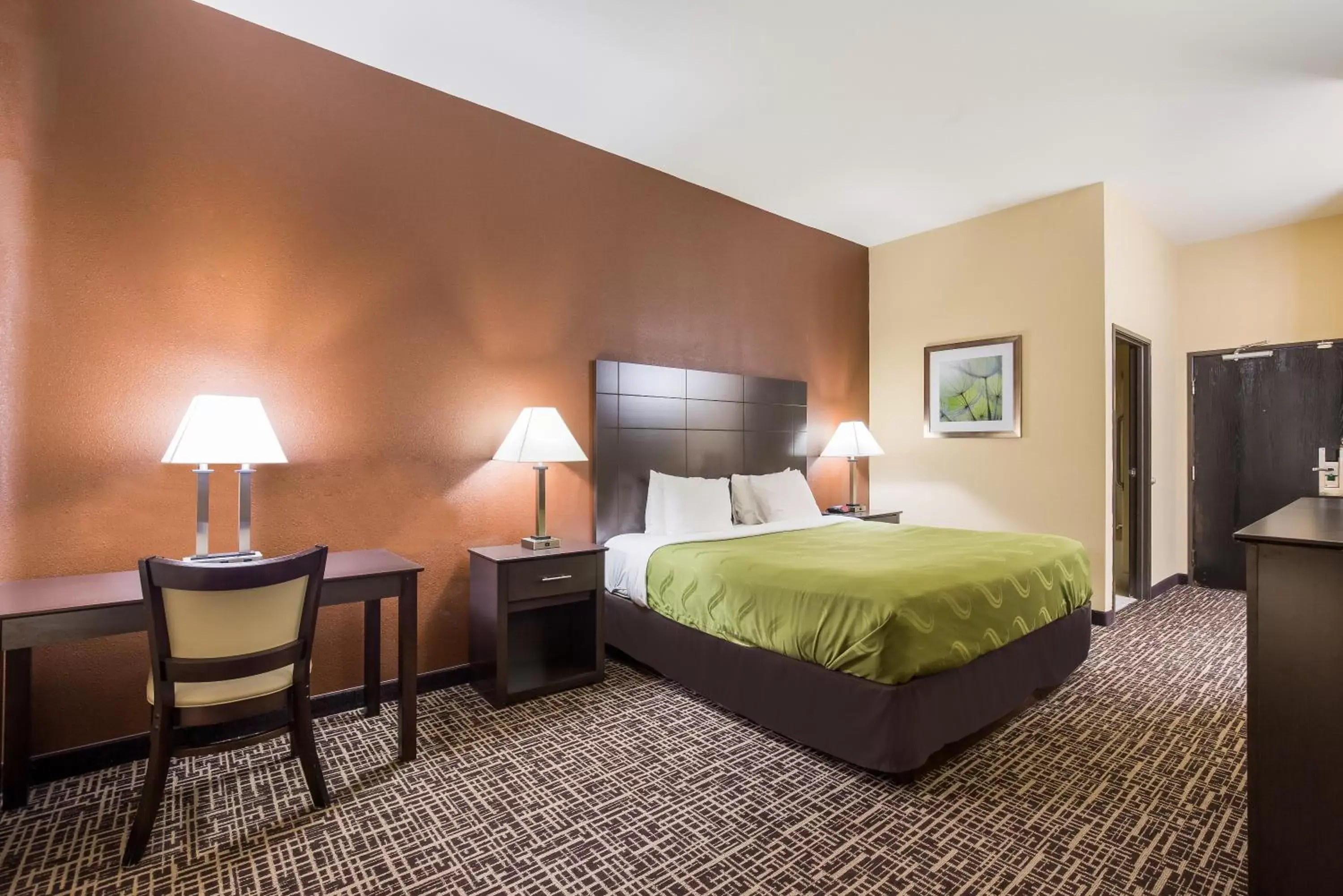 Bed in Quality Inn & Suites Caseyville - St. Louis