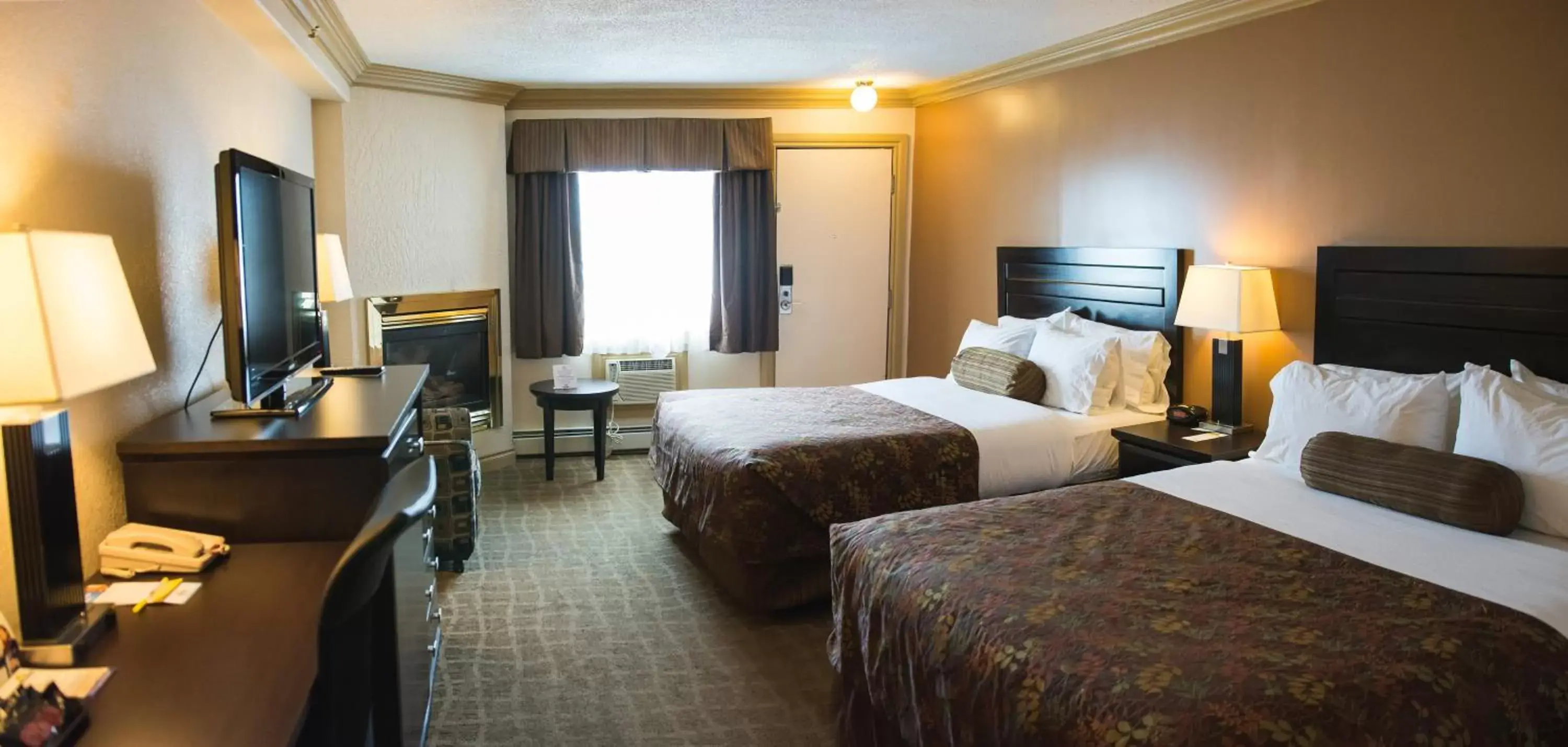 Bed in Days Inn by Wyndham High Level Bed in Days Inn by Wyndham High Level