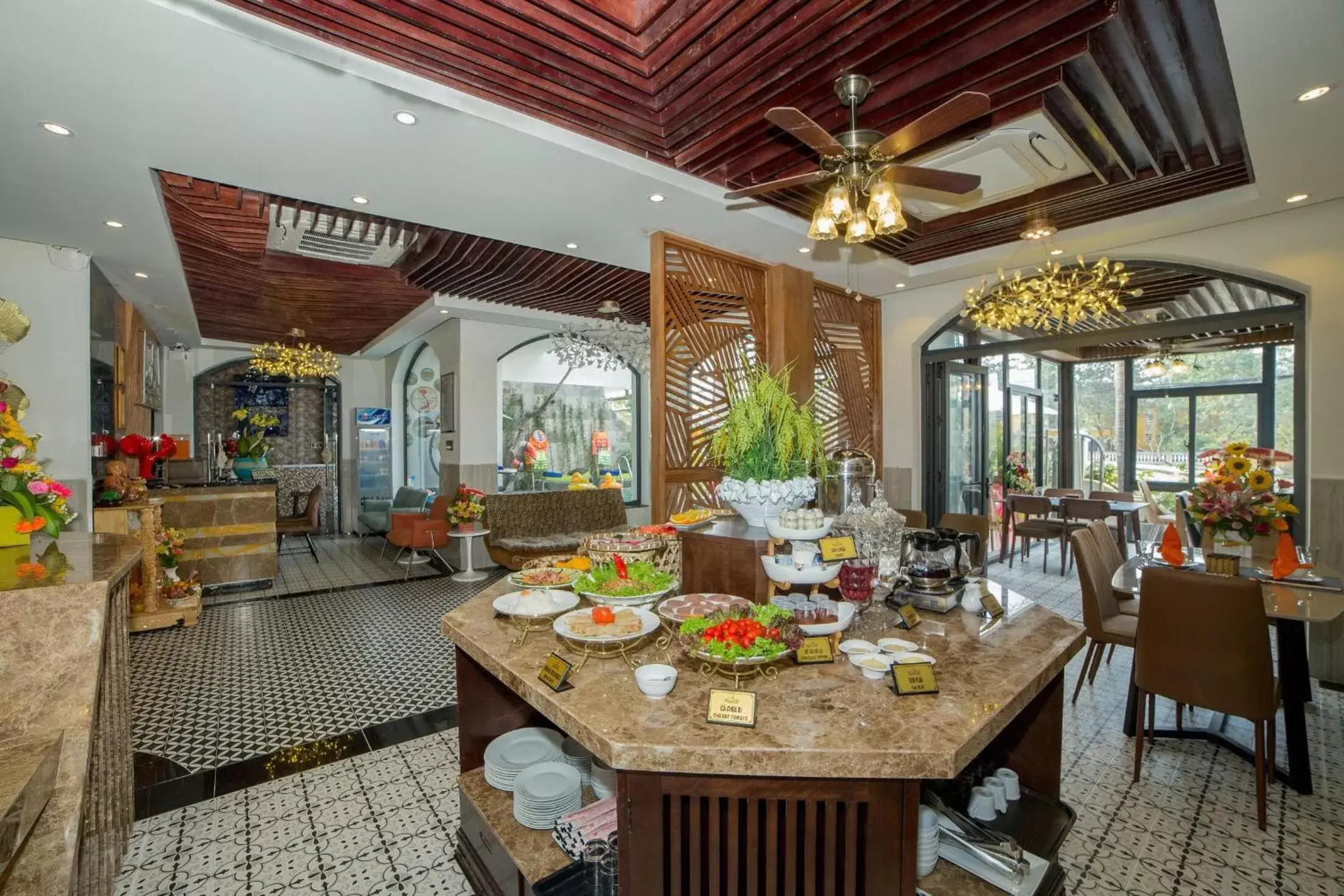 Restaurant/places to eat in Hoang Trinh Hotel Restaurant/places to eat in Hoang Trinh Hotel