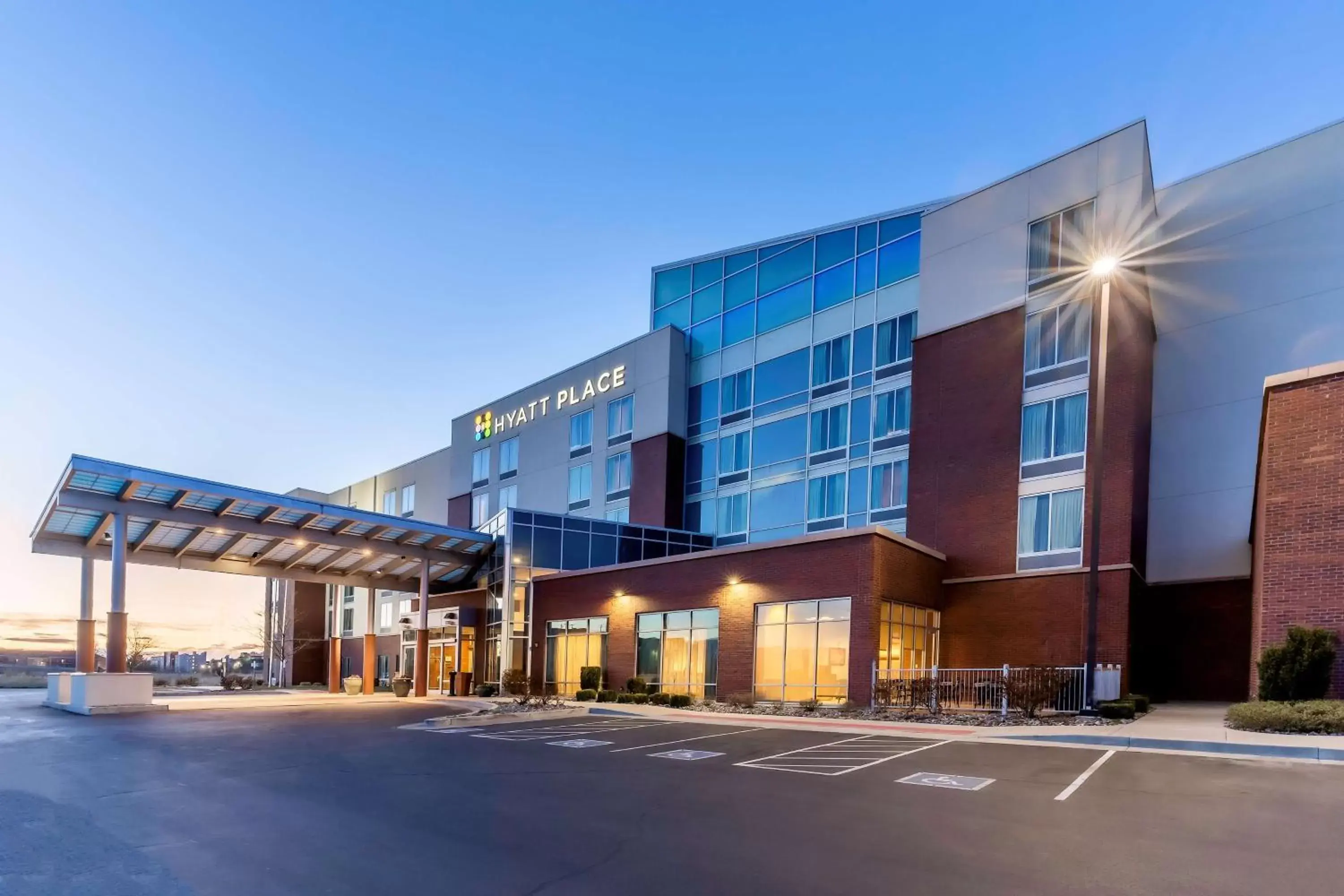 Property building in Hyatt Place Salt Lake City Airport