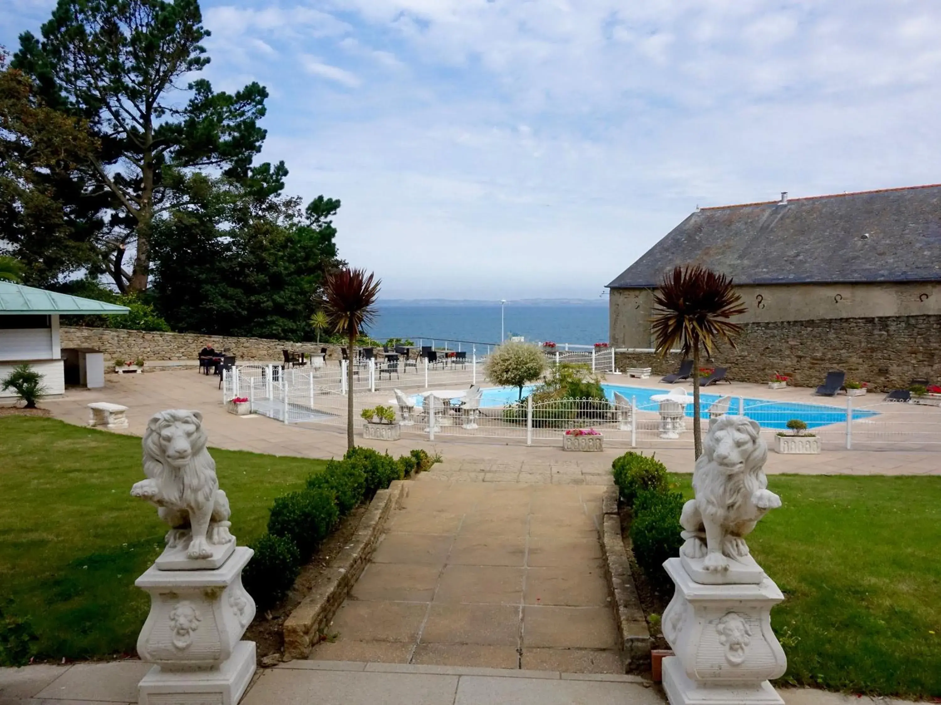 Garden, Swimming Pool in Clos de Vallombreuse, The Originals Relais (Relais du Silence)