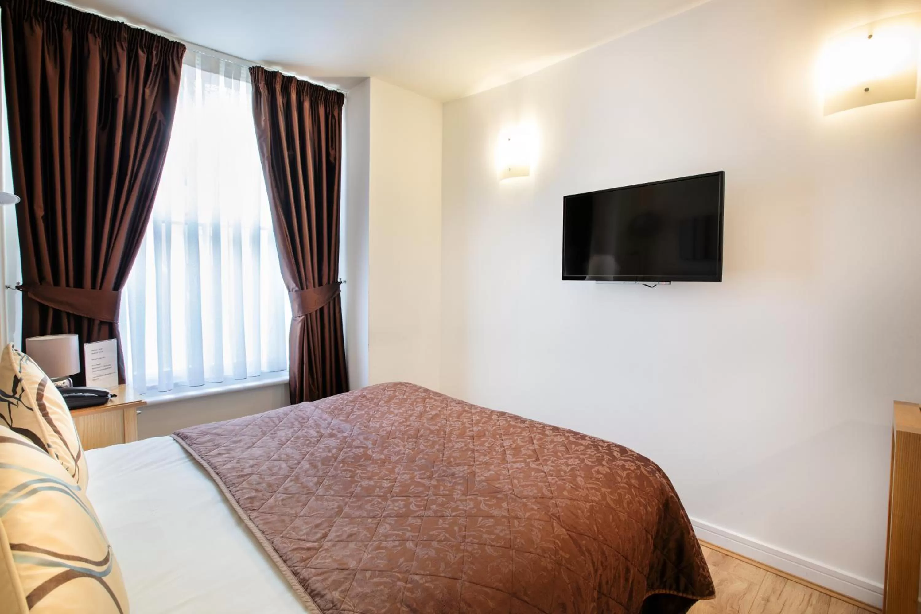 Bed in The Cleveland