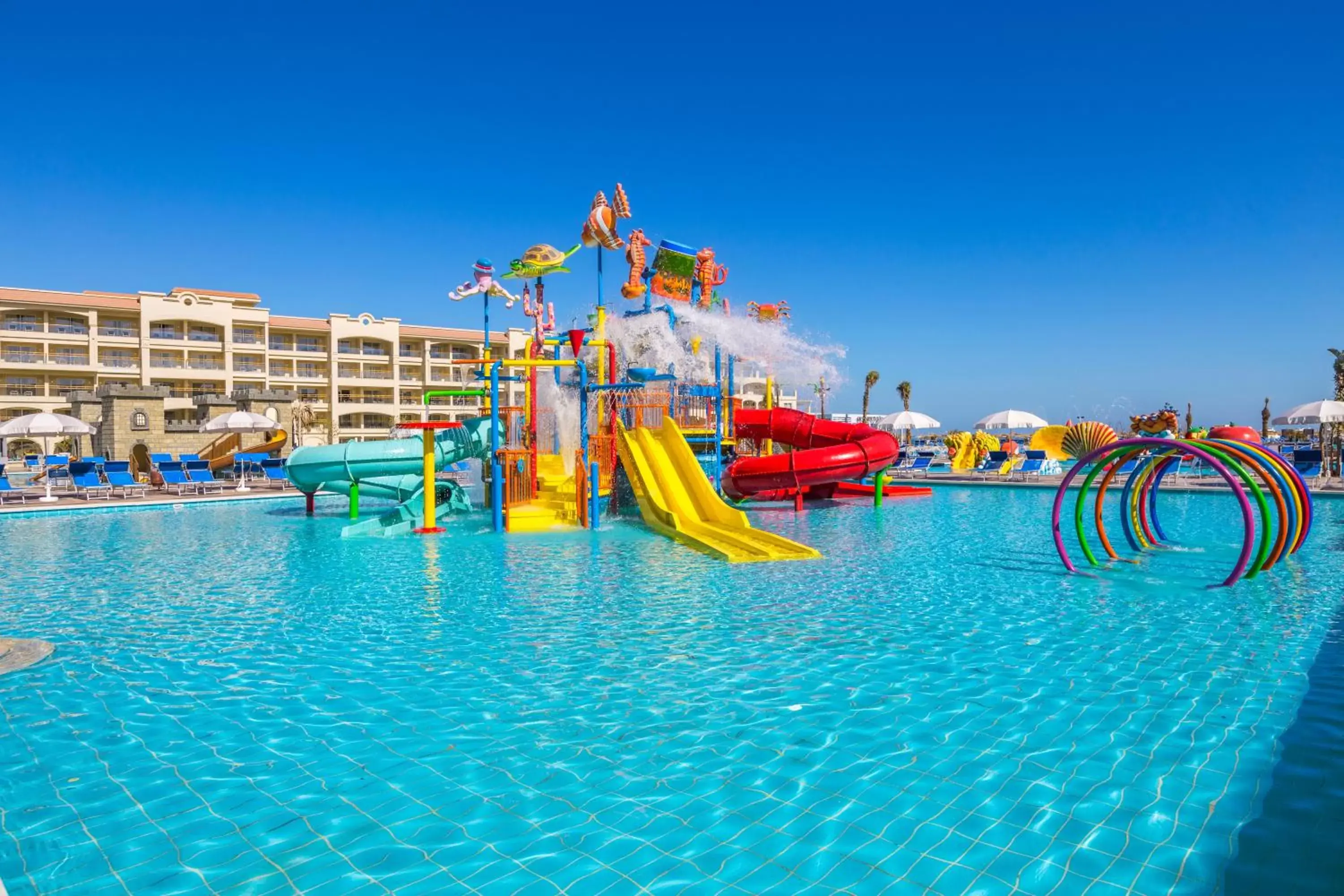 Aqua park, Water Park in Pickalbatros White Beach Resort - Hurghada