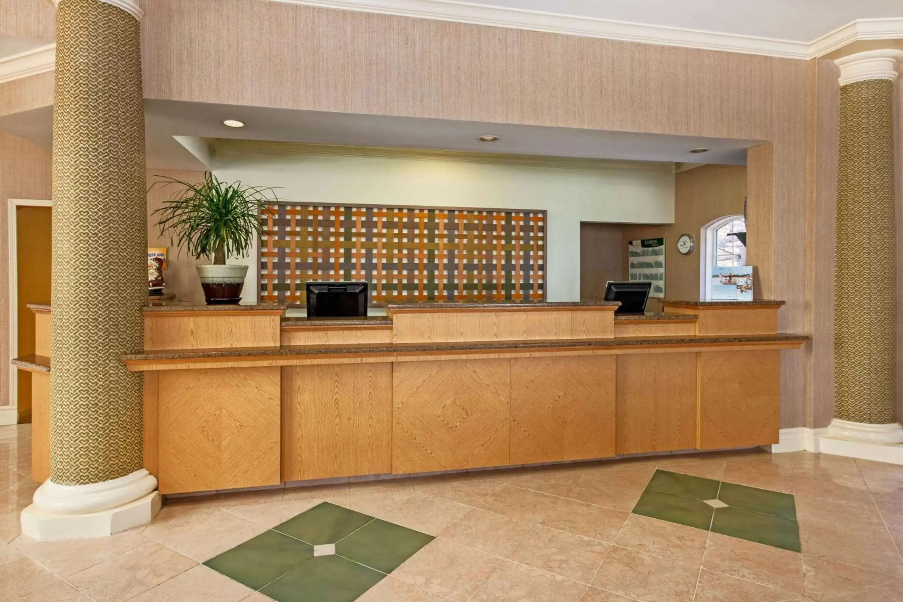 Lobby or reception in La Quinta by Wyndham Albuquerque West Lobby or reception in La Quinta by Wyndham Albuquerque West