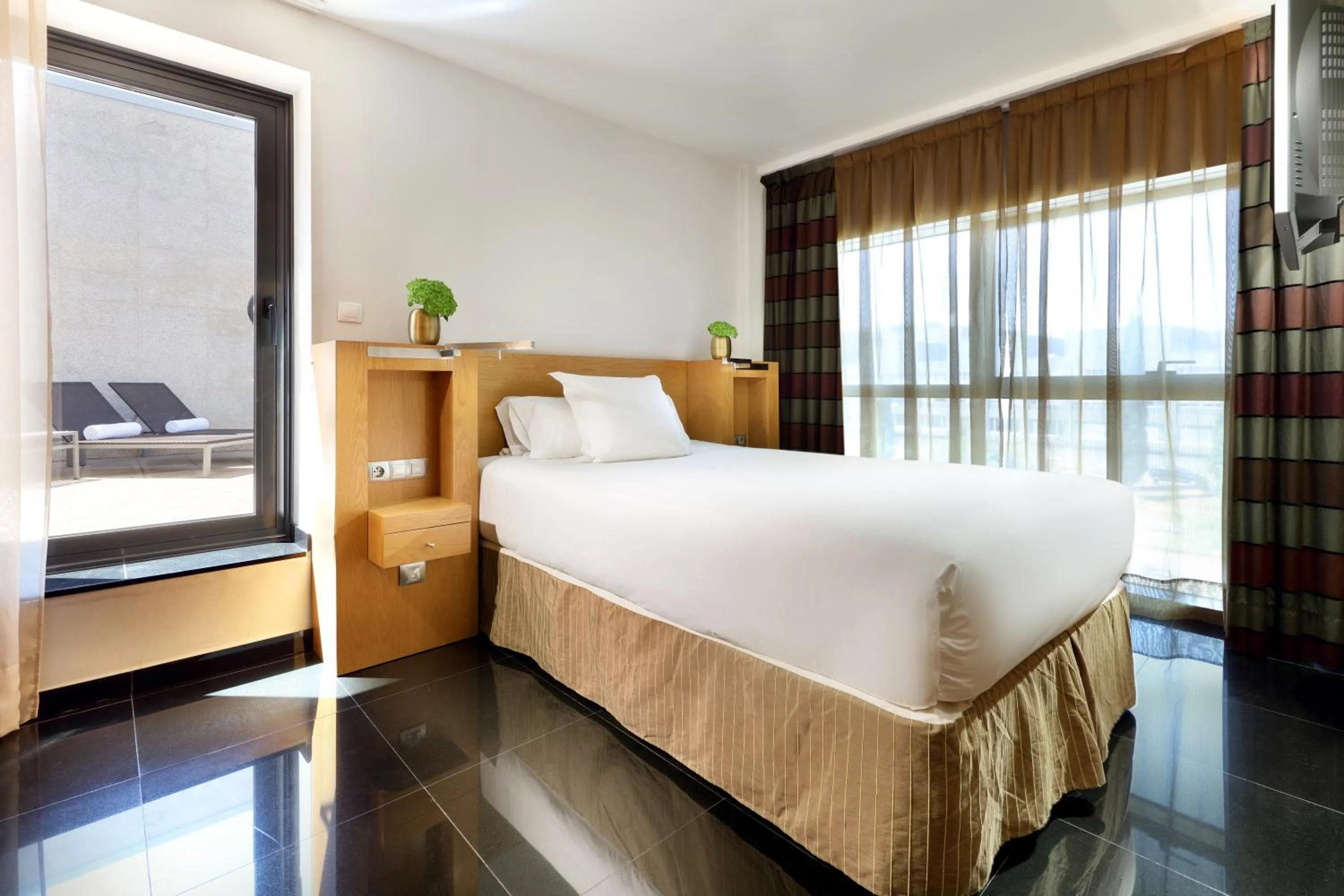 Bed in Hesperia Fira