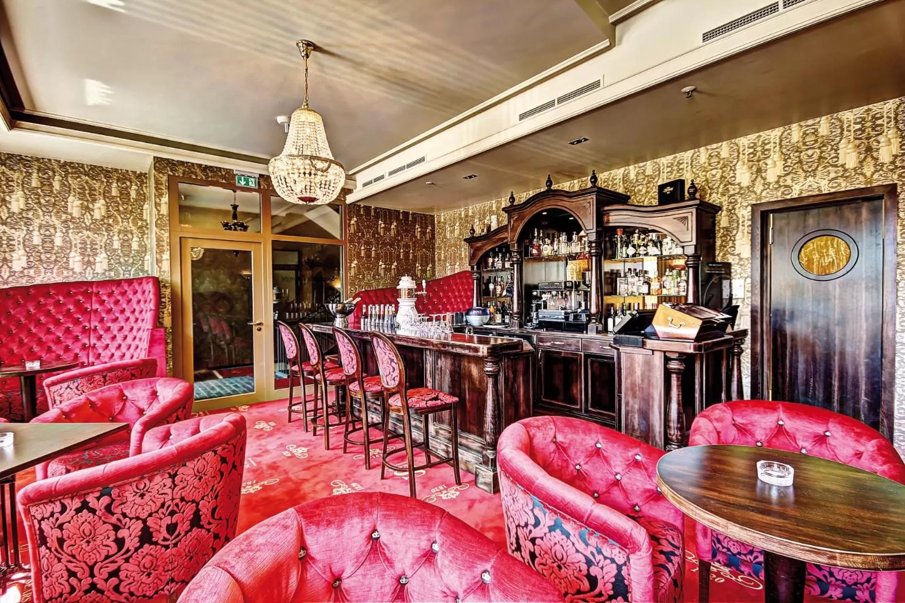 Lounge or bar in Hotel Suitess