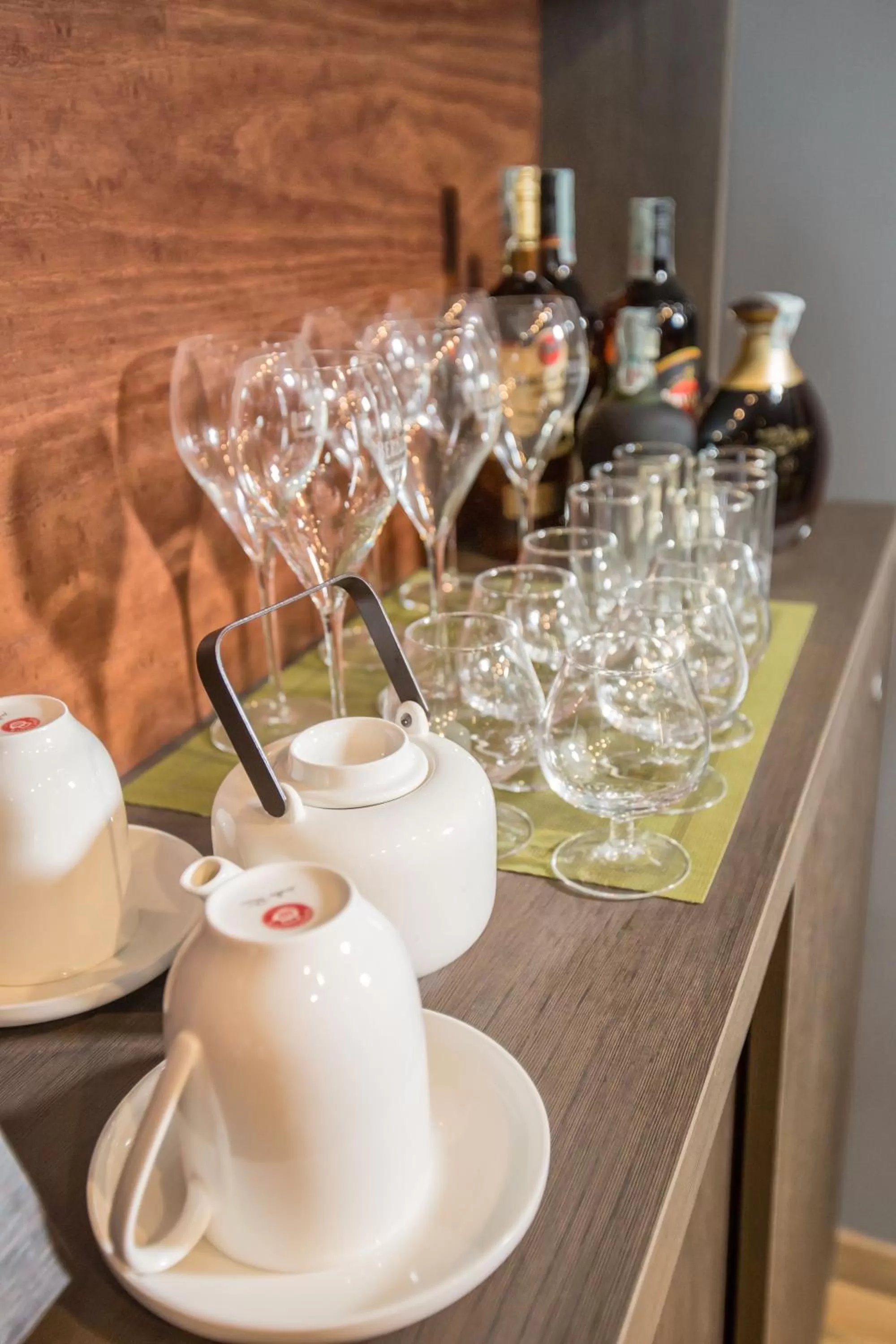 Communal lounge/ TV room in Hotel Europa Art Caserta