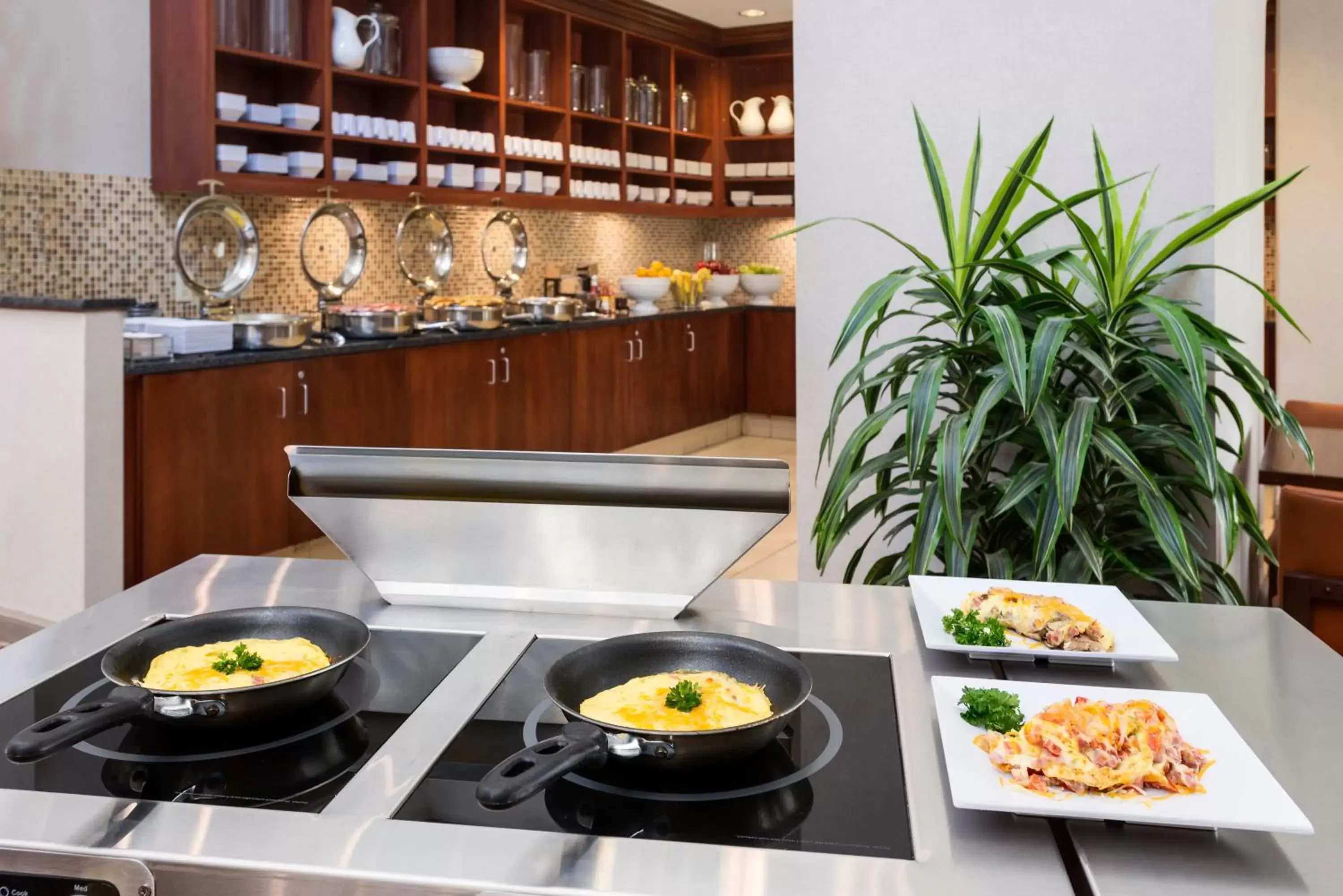 Restaurant/places to eat in Hyatt House - Charlotte Airport