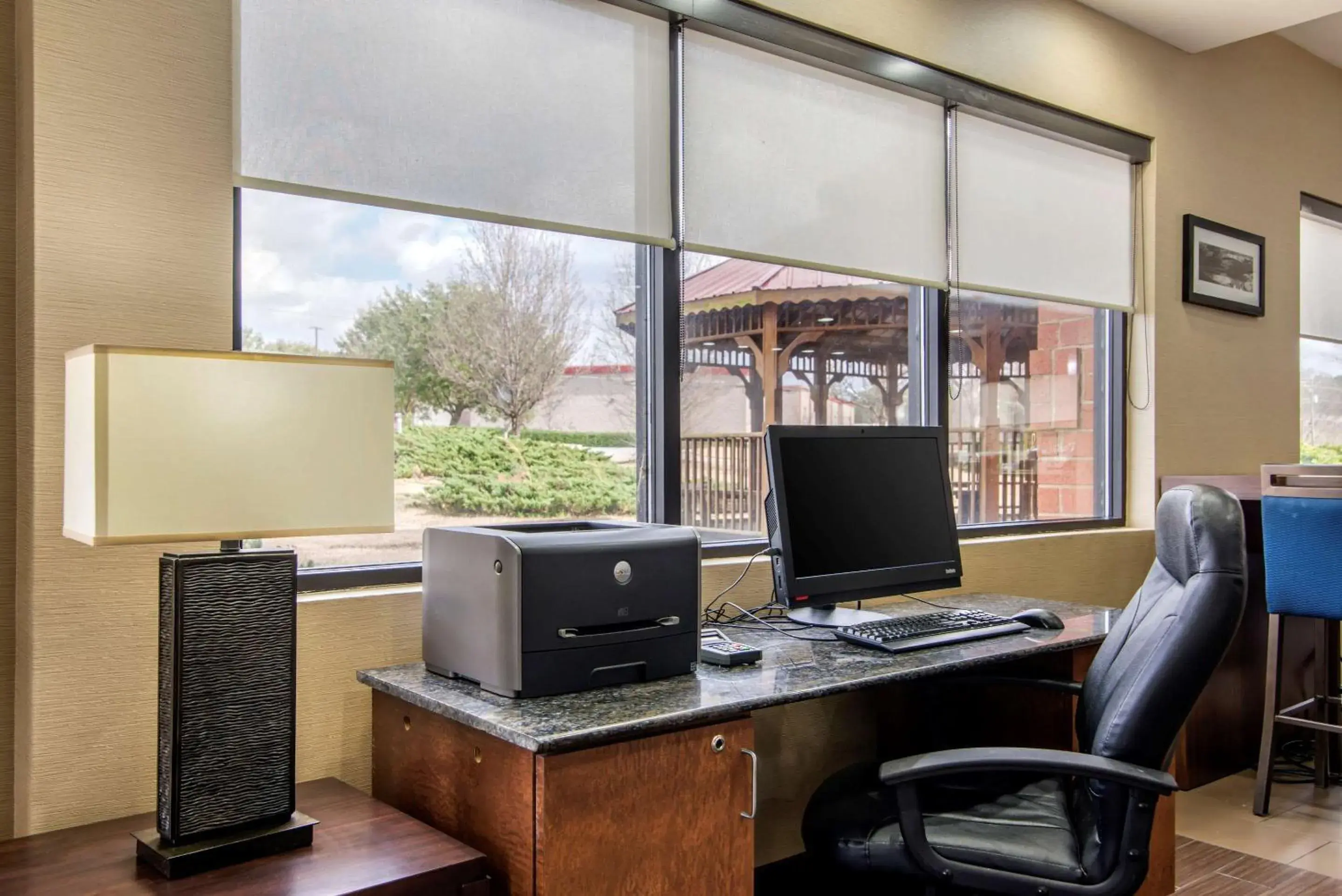Business facilities, Business Area/Conference Room in Comfort Suites Macon