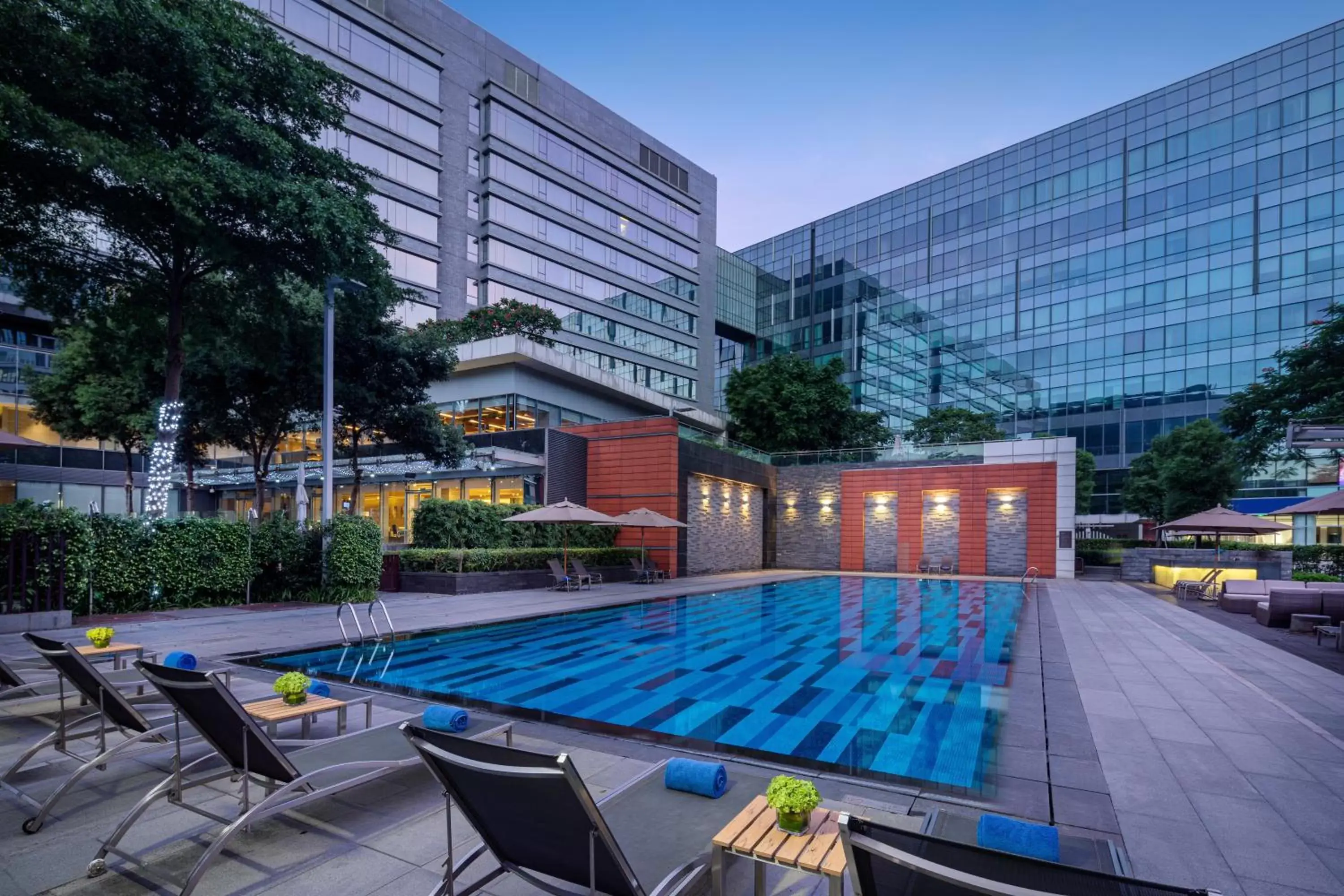Swimming Pool in Crowne Plaza Guangzhou Huadu, an IHG Hotel