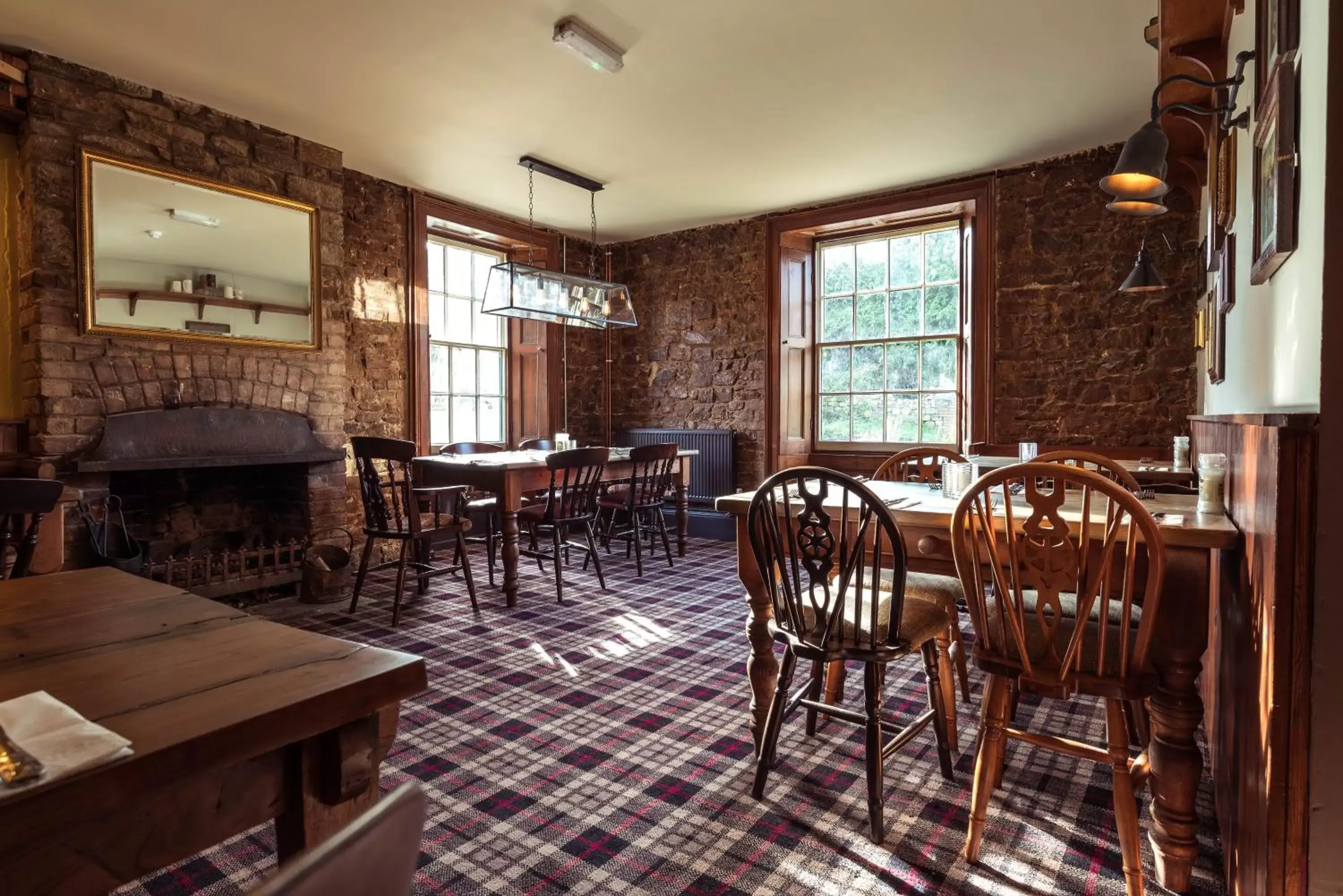 Restaurant/Places to Eat in The Greyhound Inn