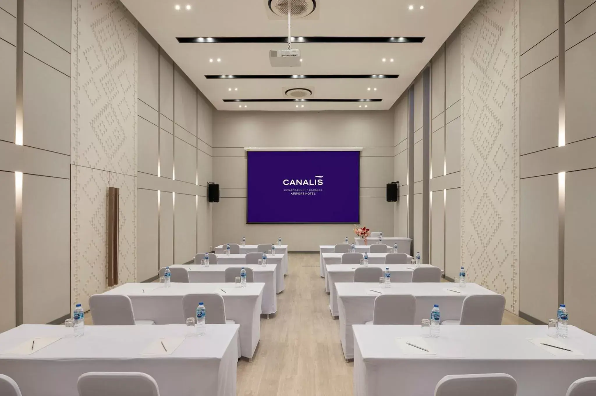 Meeting/conference room in Canalis Suvarnabhumi Airport Hotel
