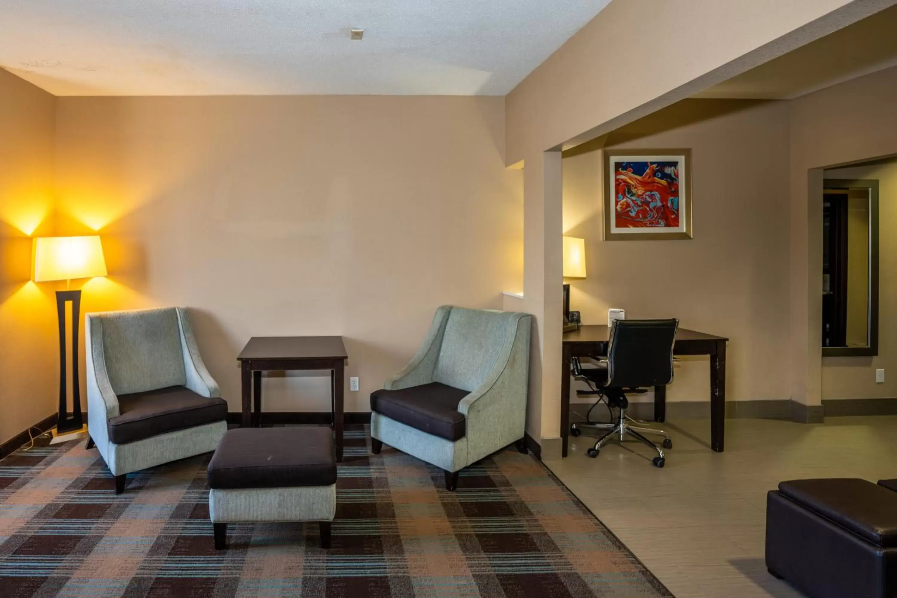 Living room, Seating Area in Comfort Suites Houston West At Clay Road