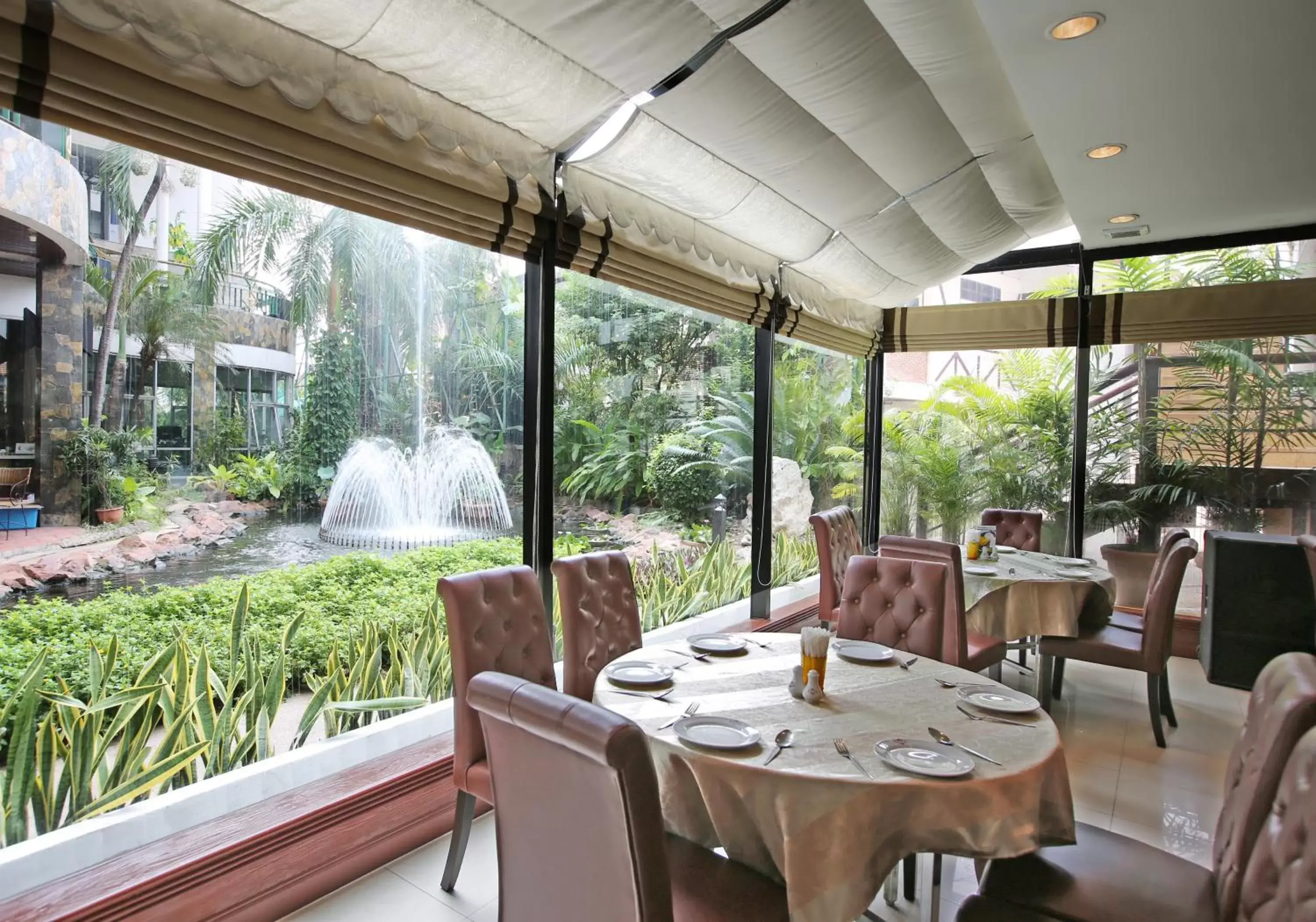 Restaurant/places to eat in Kosa Hotel & Wellness Center Restaurant/places to eat in Kosa Hotel & Wellness Center