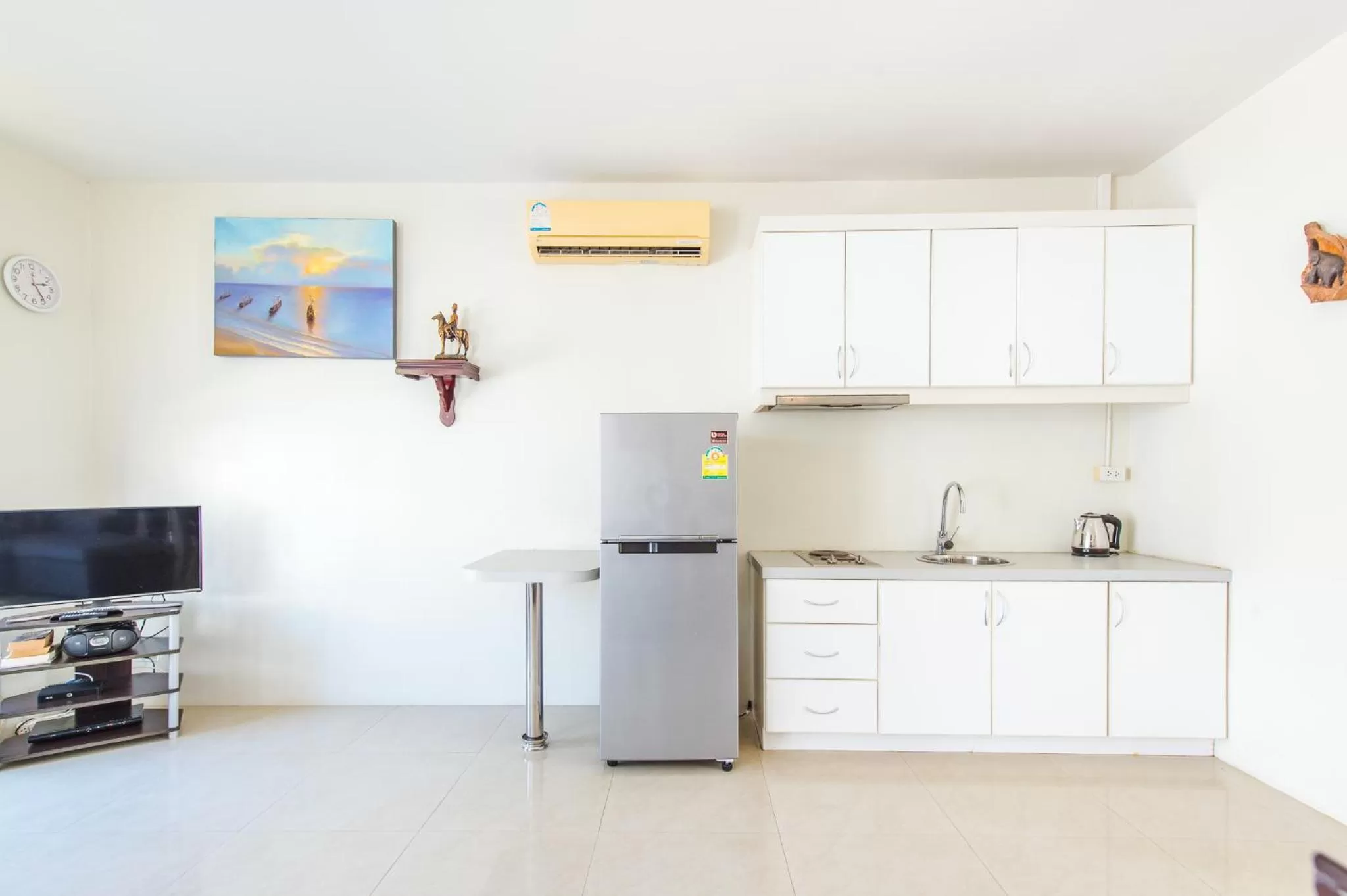 Kitchen or kitchenette in The Beach Village Resort