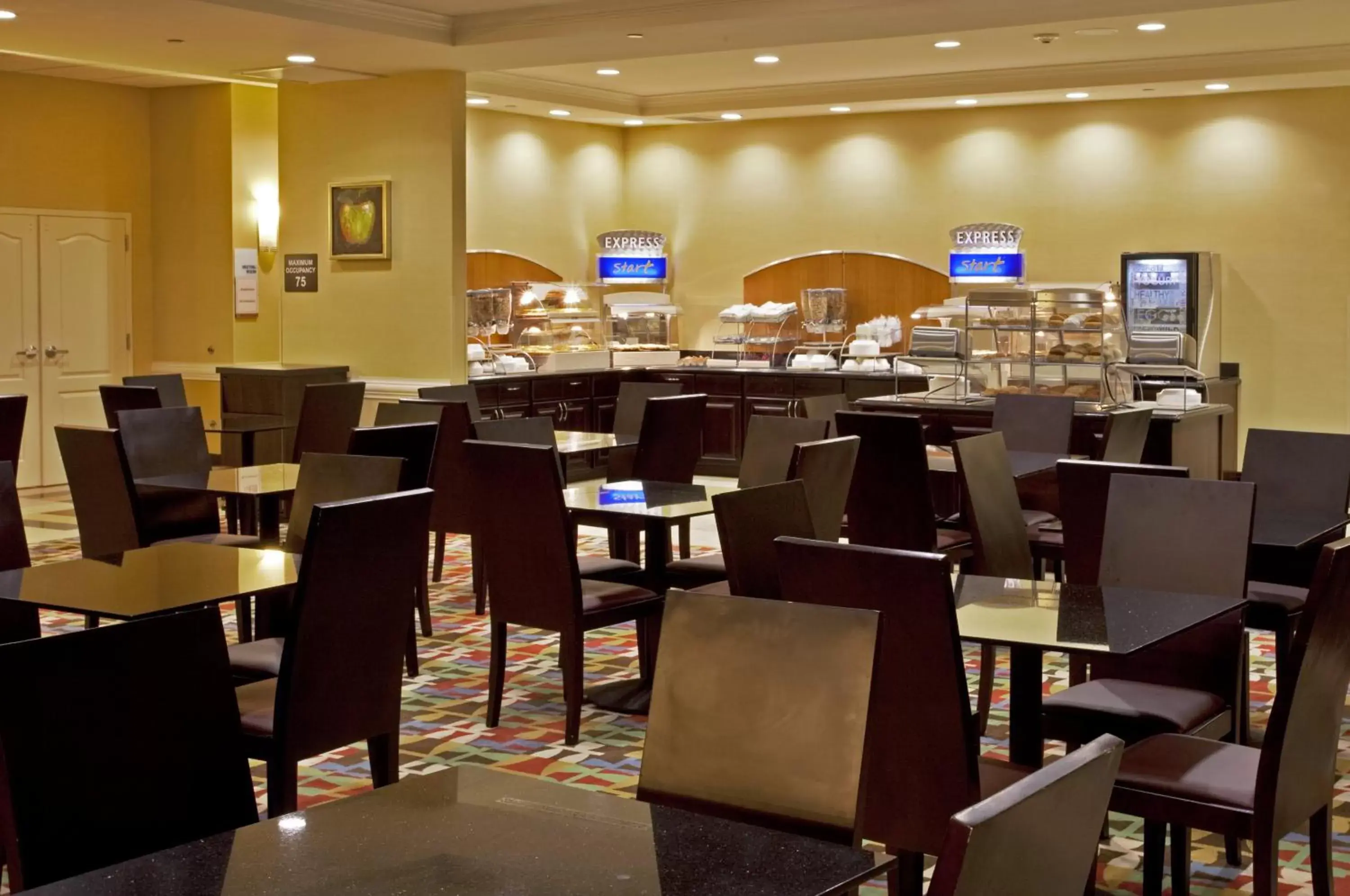 Breakfast, Restaurant/Places to Eat in Holiday Inn Express-International Drive, an IHG Hotel