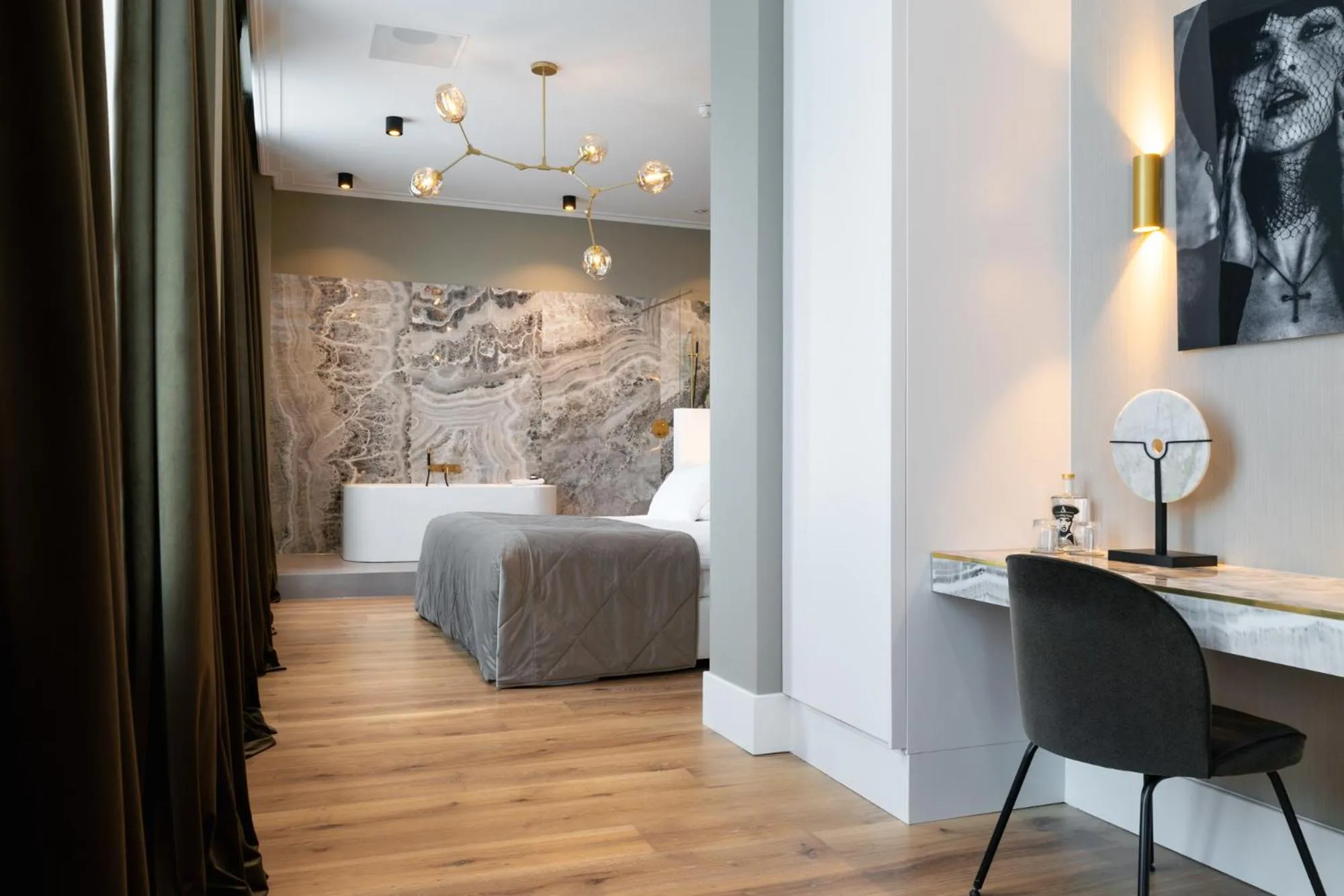 Bedroom, Bed in Het Arresthuis