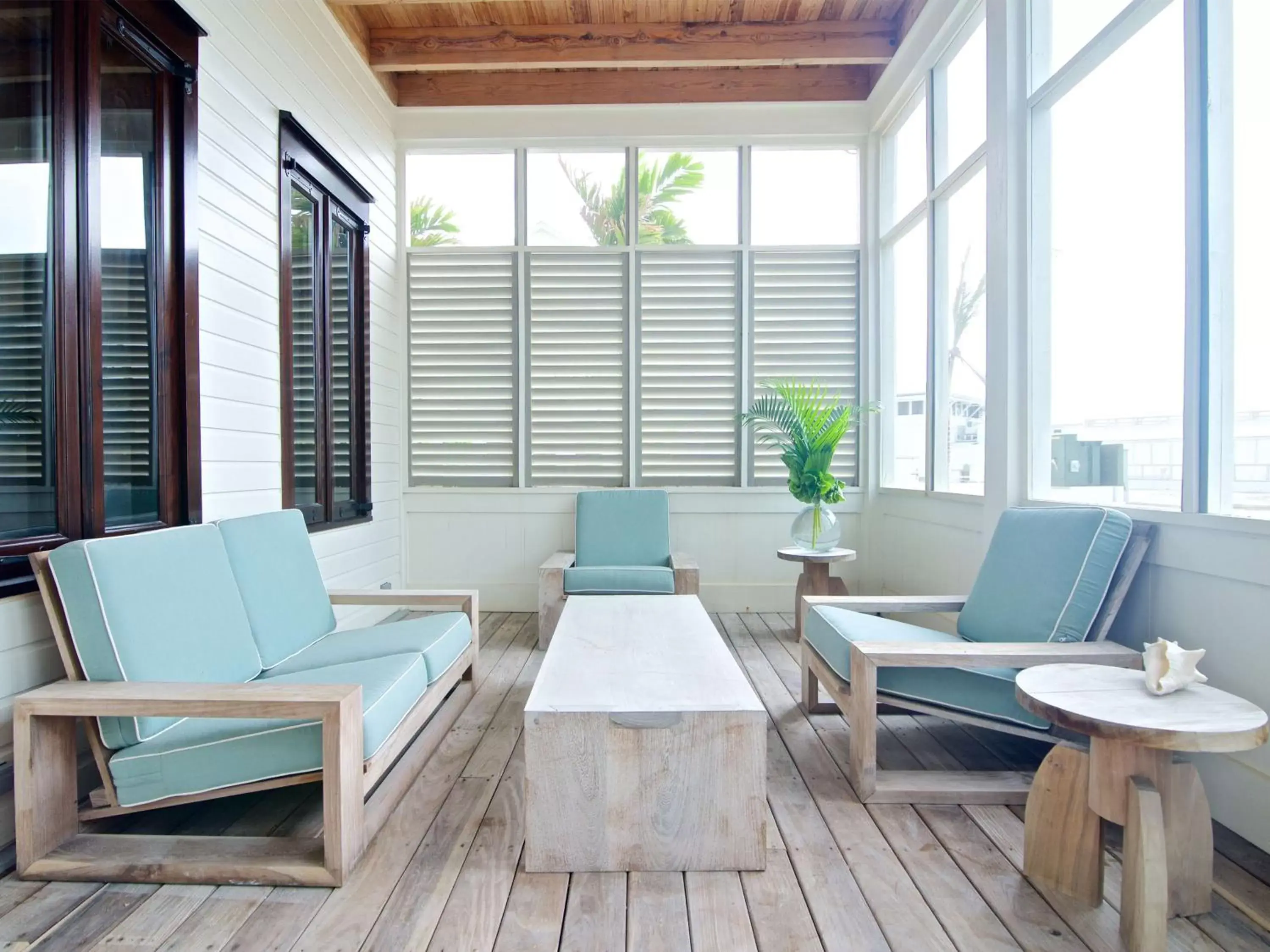 Living room in Mahogany Bay Resort and Beach Club, Curio Collection