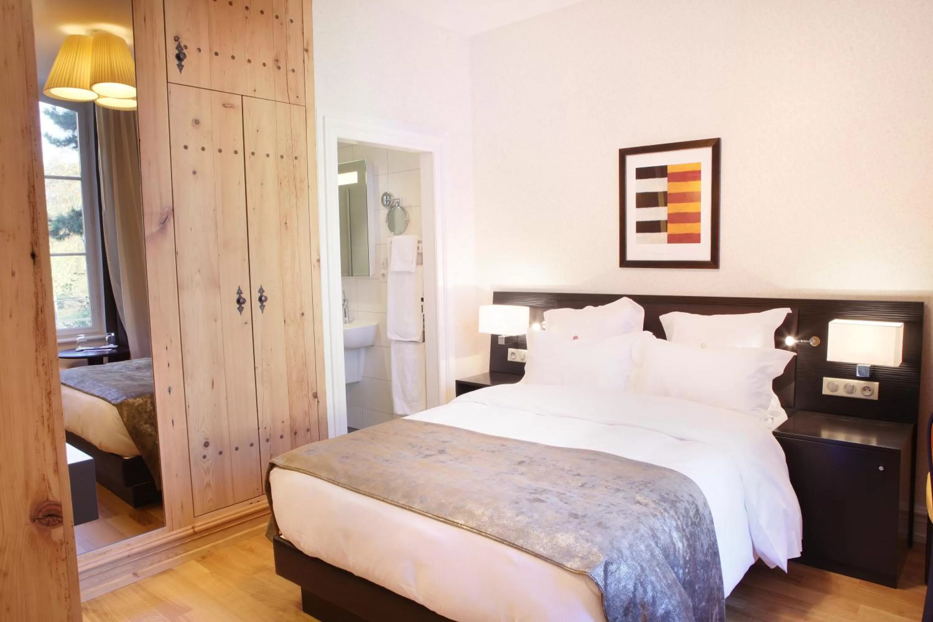 Photo of the whole room, Bed in Logis Hôtel Ettenheim