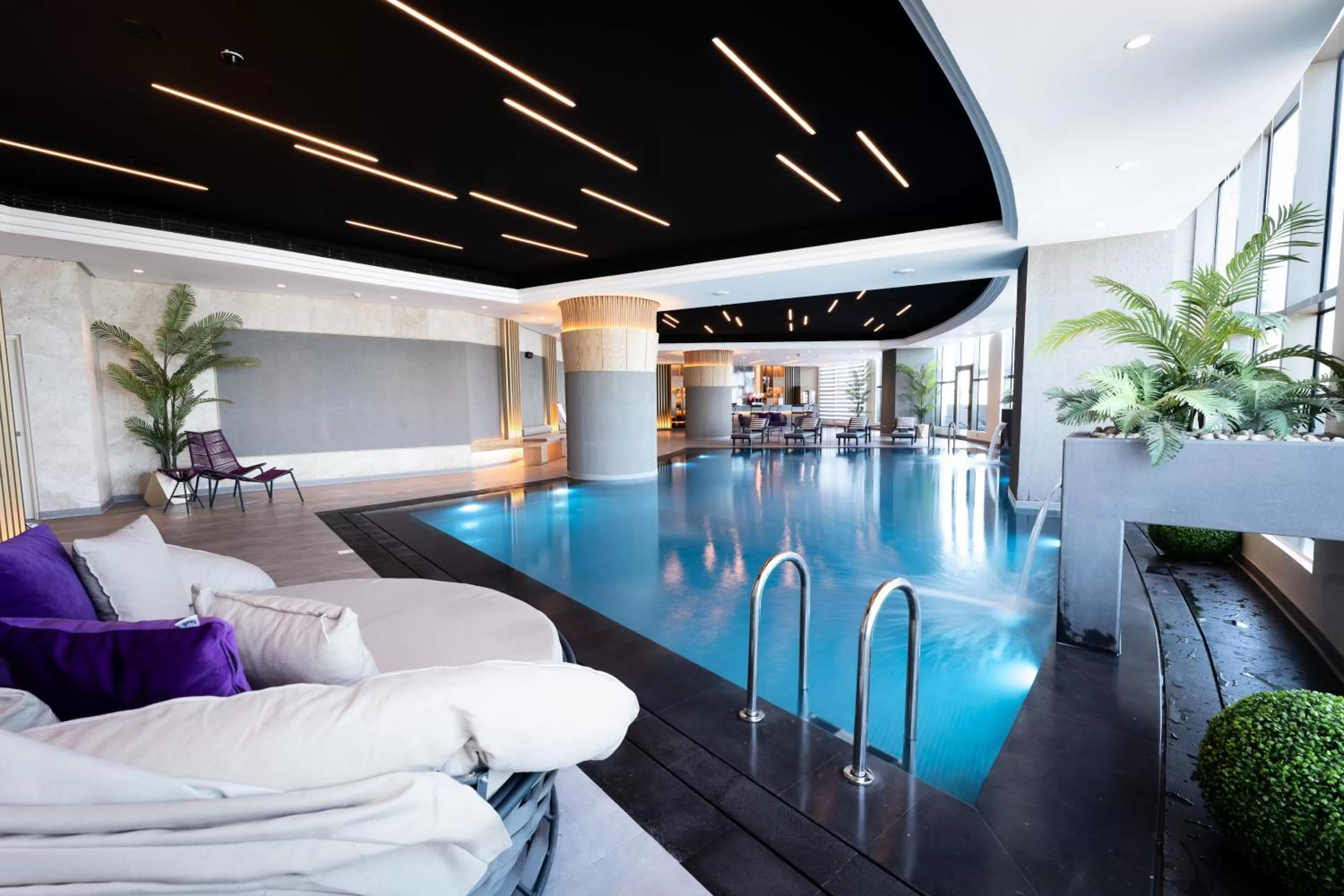 Swimming pool in Kuwait Grand Hotel