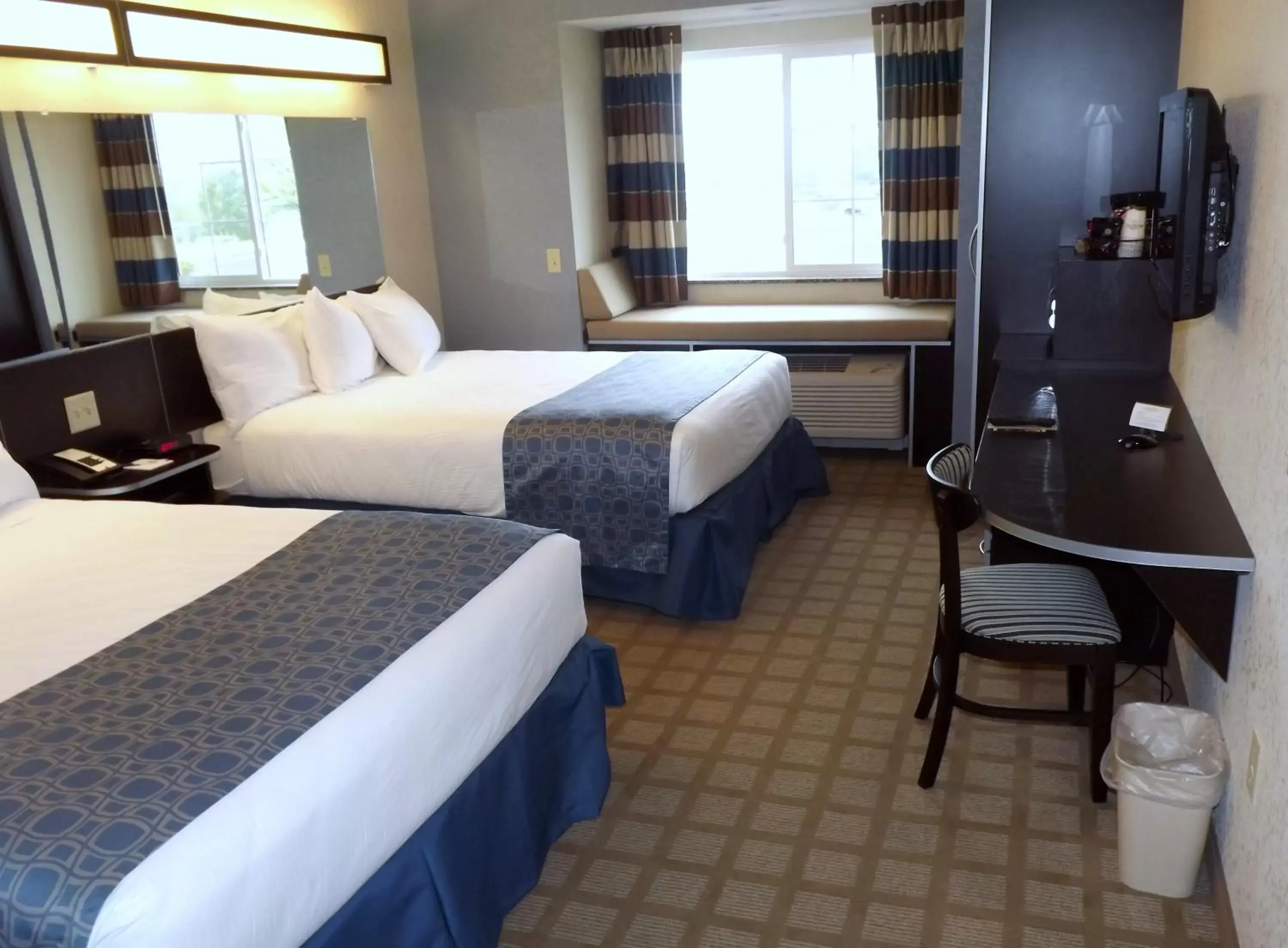 Bed in Microtel Inn & Suites by Wyndham Wilkes Barre