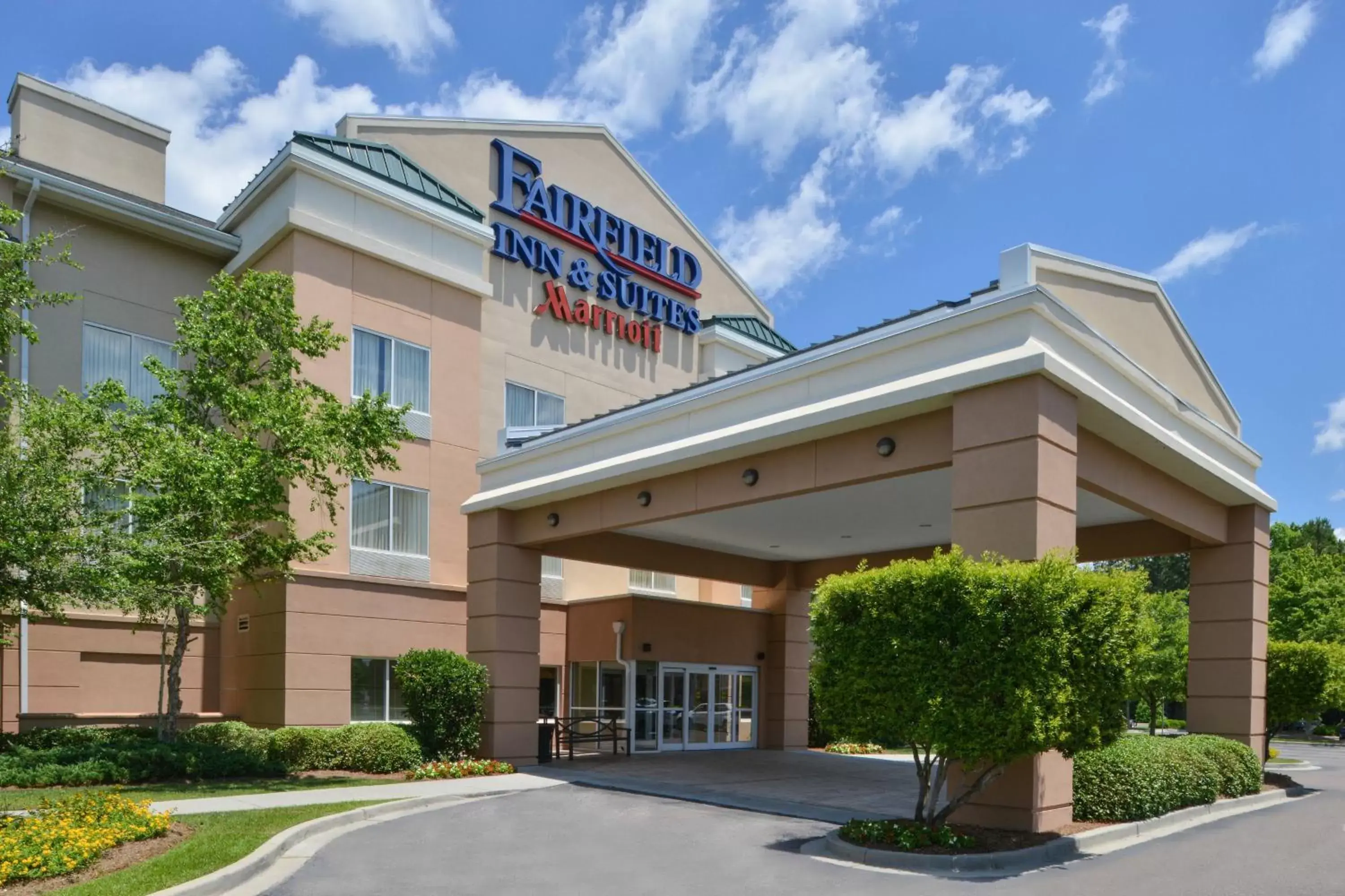 Property Building in Fairfield Inn and Suites Charleston North/University Area
