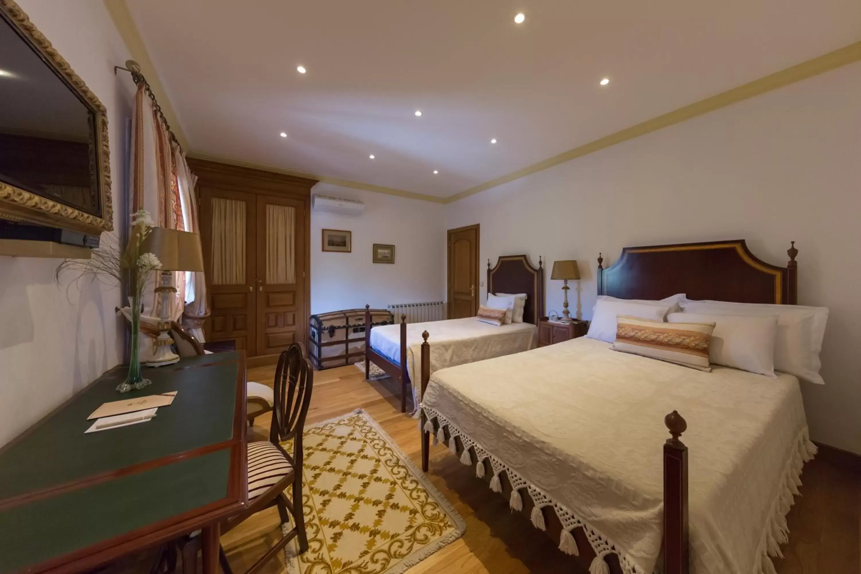 Deluxe Triple Room in Casa de São Domingos Deluxe Triple Room in Casa de São Domingos